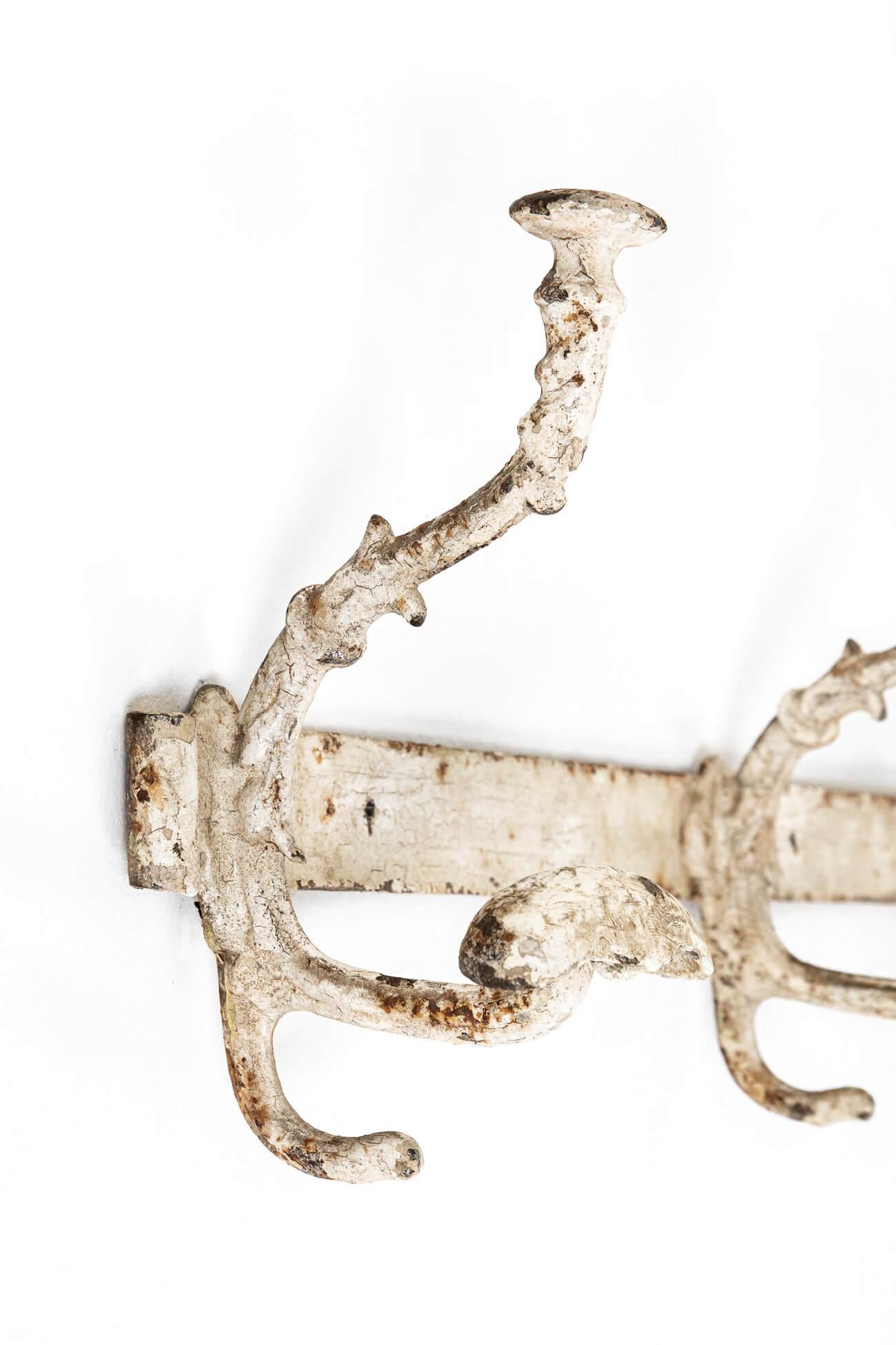Victorien tardif English Victorian Iron Coat Hooks en vente