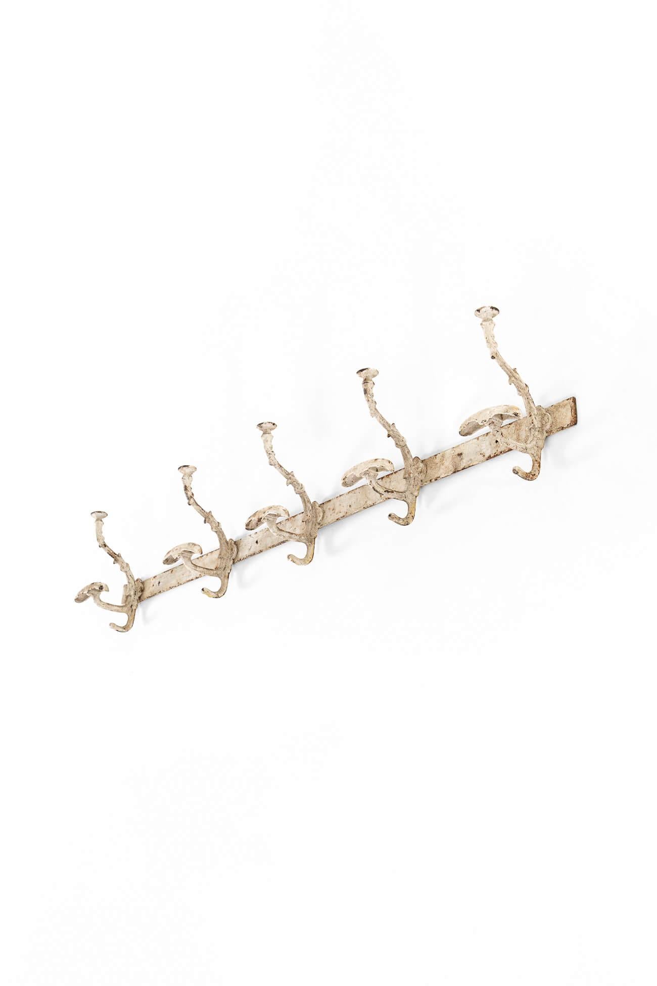 Fait main English Victorian Iron Coat Hooks en vente