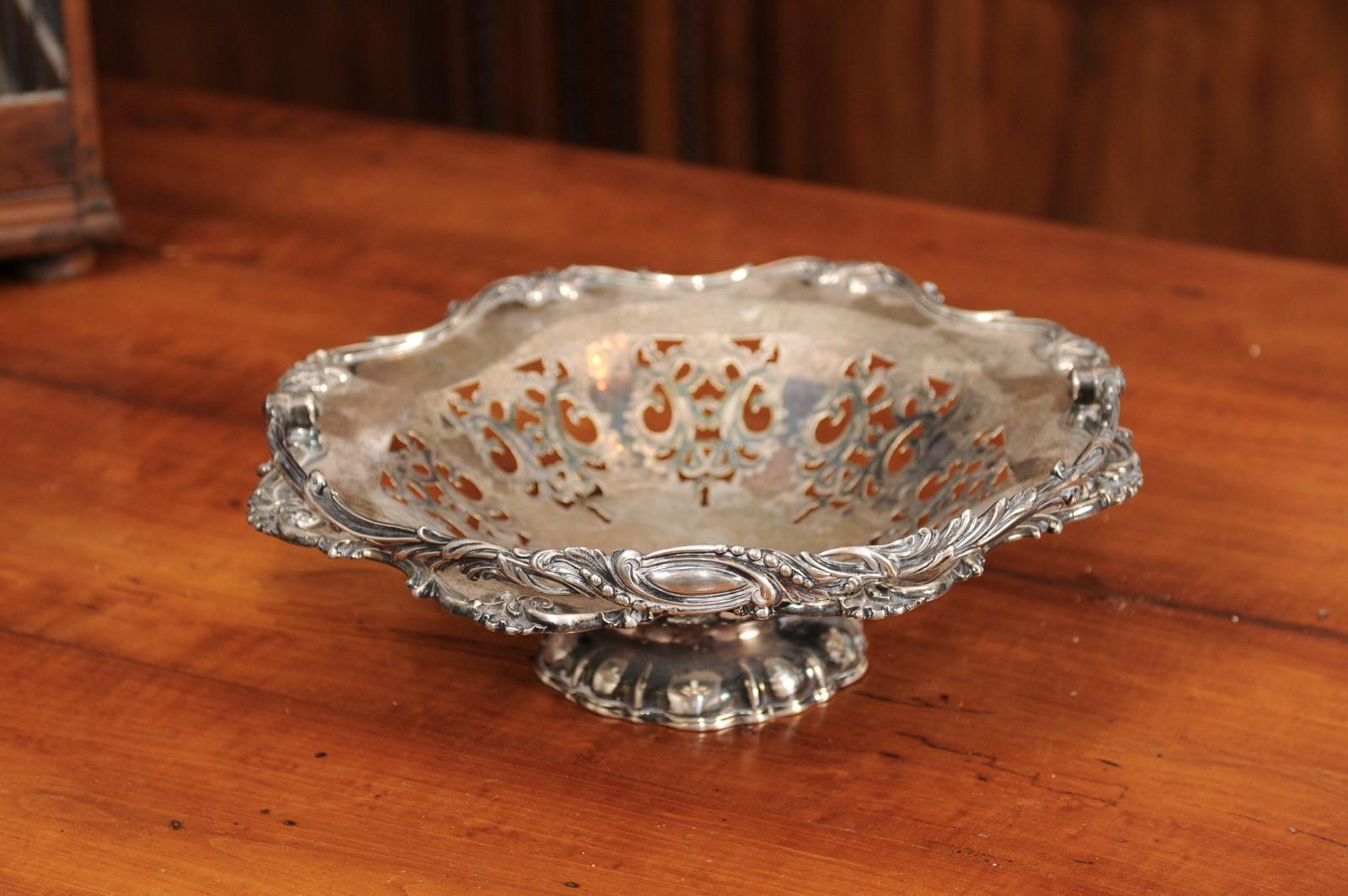 English Victorian Late 19th Century Melvin Pratt Silver Cake Basket with Handle For Sale 6