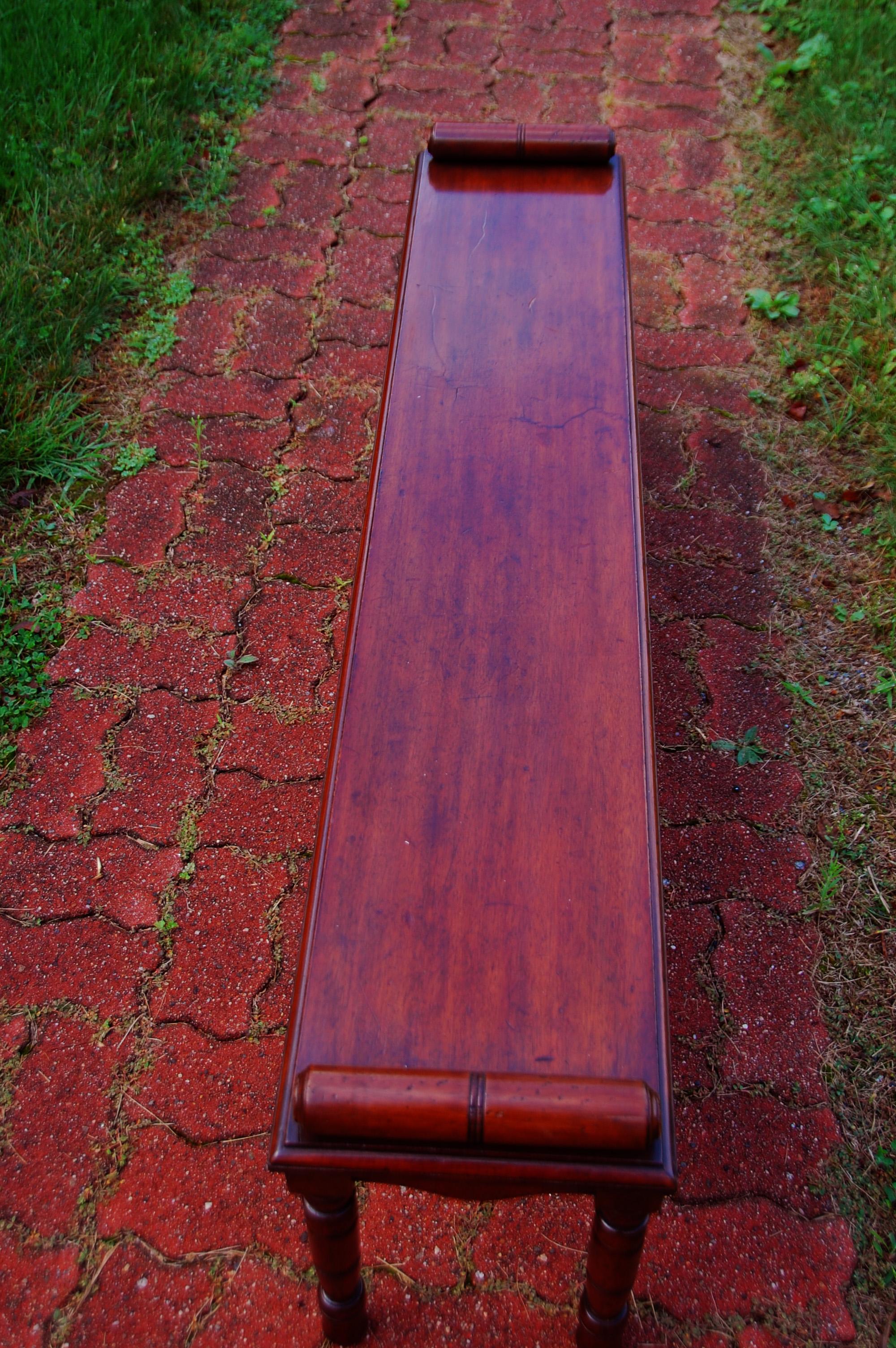 English Victorian Mahogany Six Legged Hall Bench In Good Condition In Wells, ME