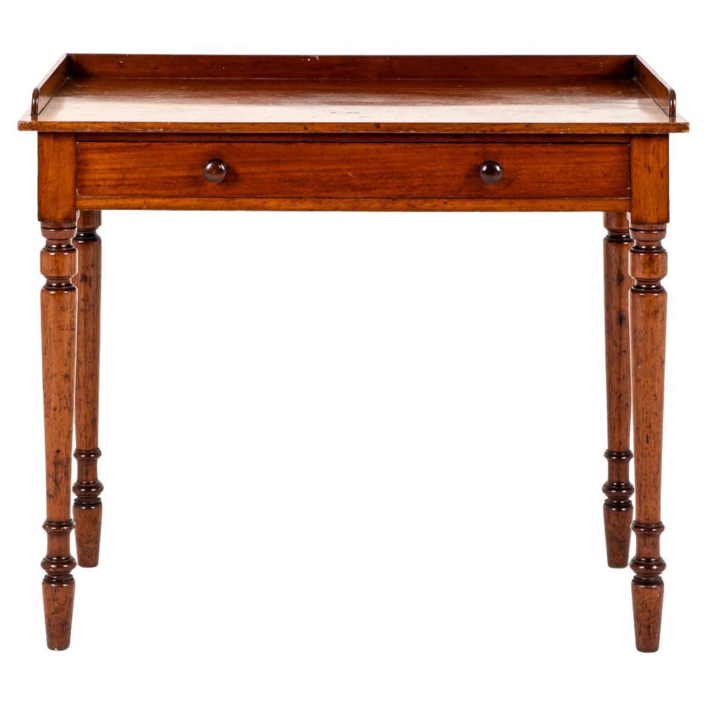 Mesa de salón victoriana inglesa de caoba