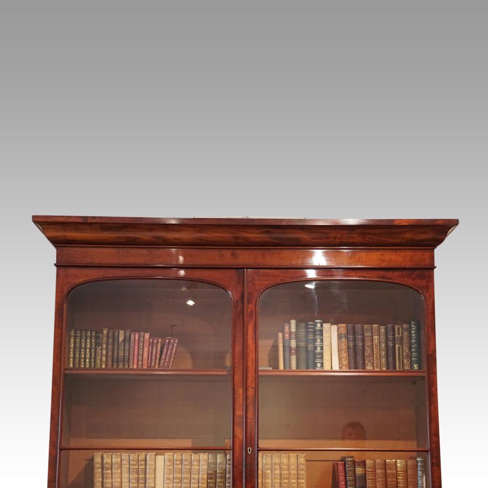 English Victorian mahogany library bookcase, circa 1860 For Sale 4