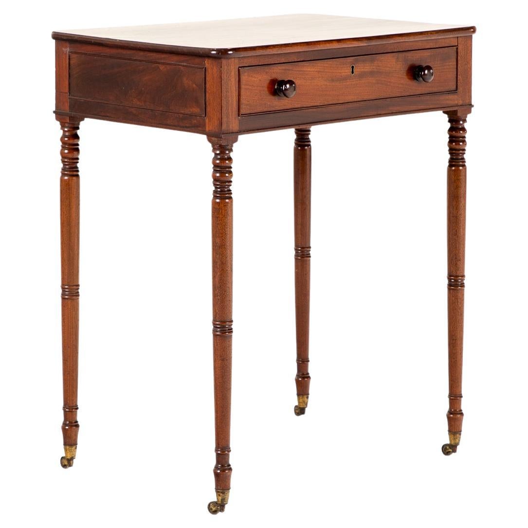 Mesa auxiliar inglesa victoriana de caoba