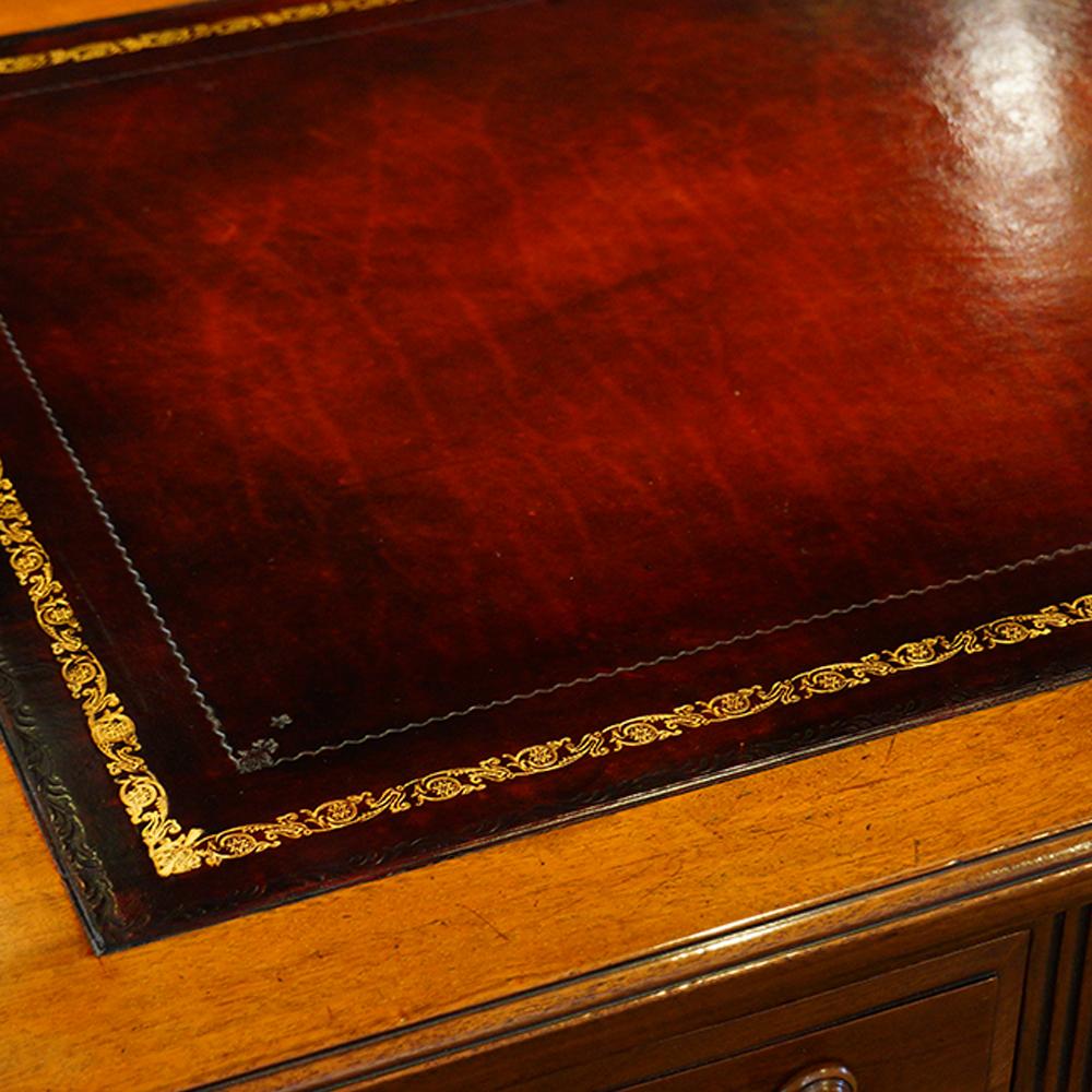 English Victorian Mahogany Presidents Pedestal Desk, circa 1875 6