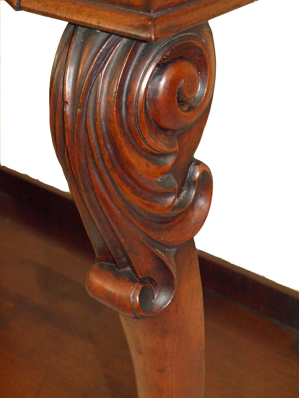 English Victorian Mahogany Serpentine Console Table In Good Condition In Wilson, NC