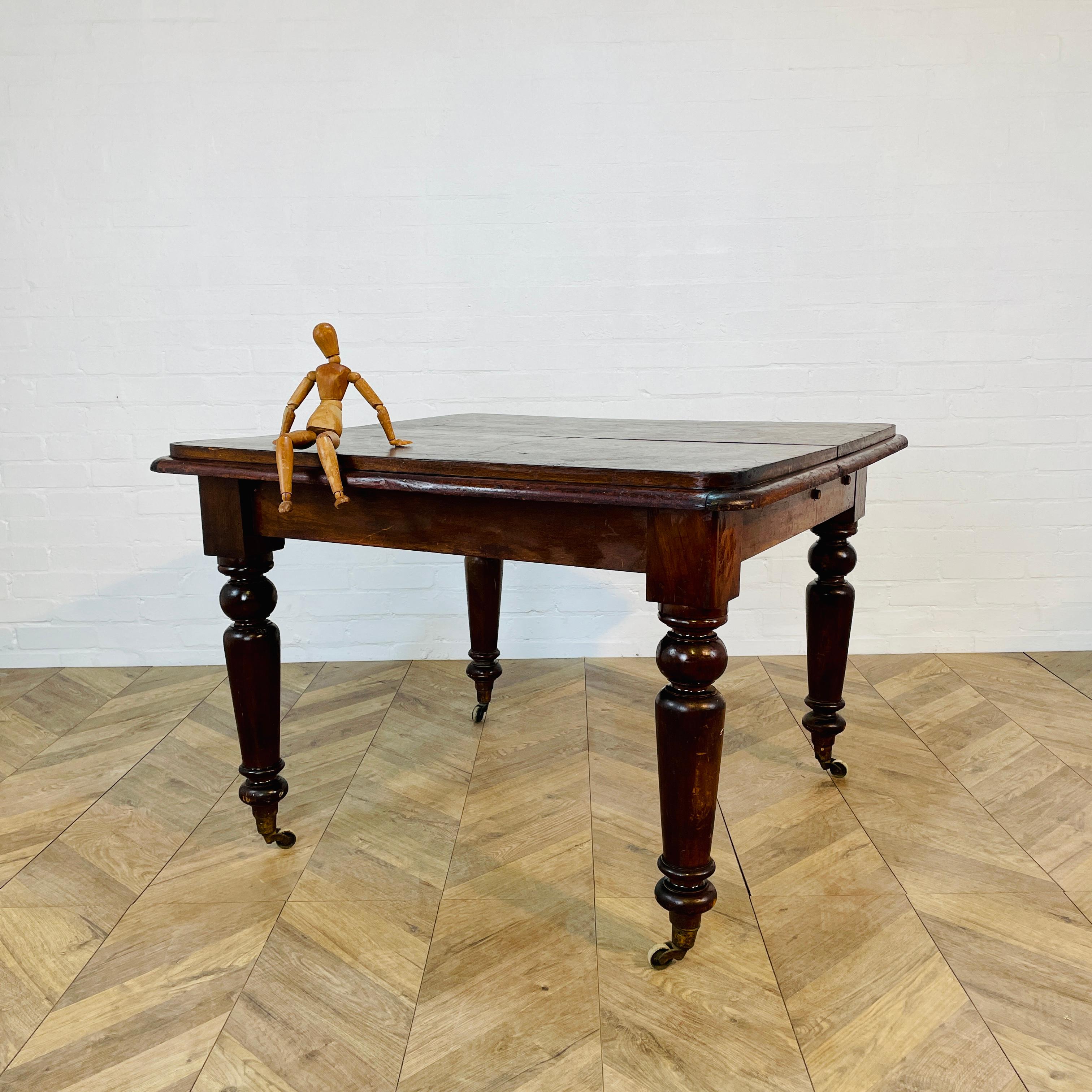 English Victorian Mahogany Square Dining Table on Brass Castors For Sale 2