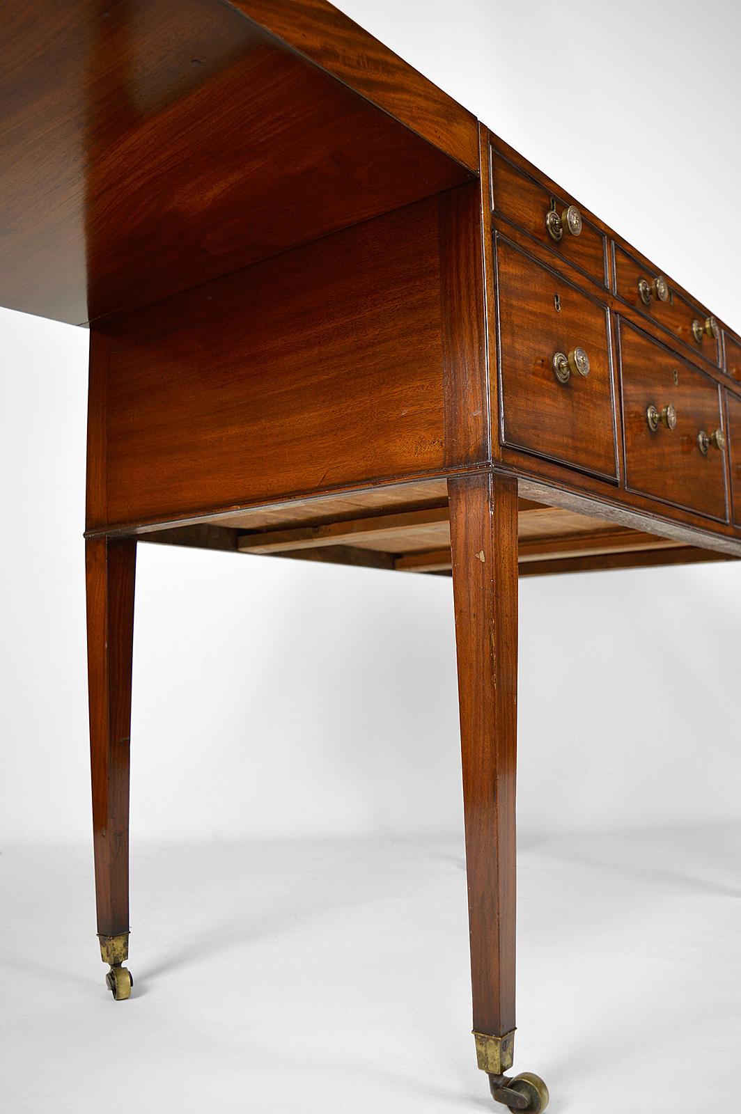 English Victorian Mahogany Vanity / Coiffeuse Dressing Table, 19th Century 12