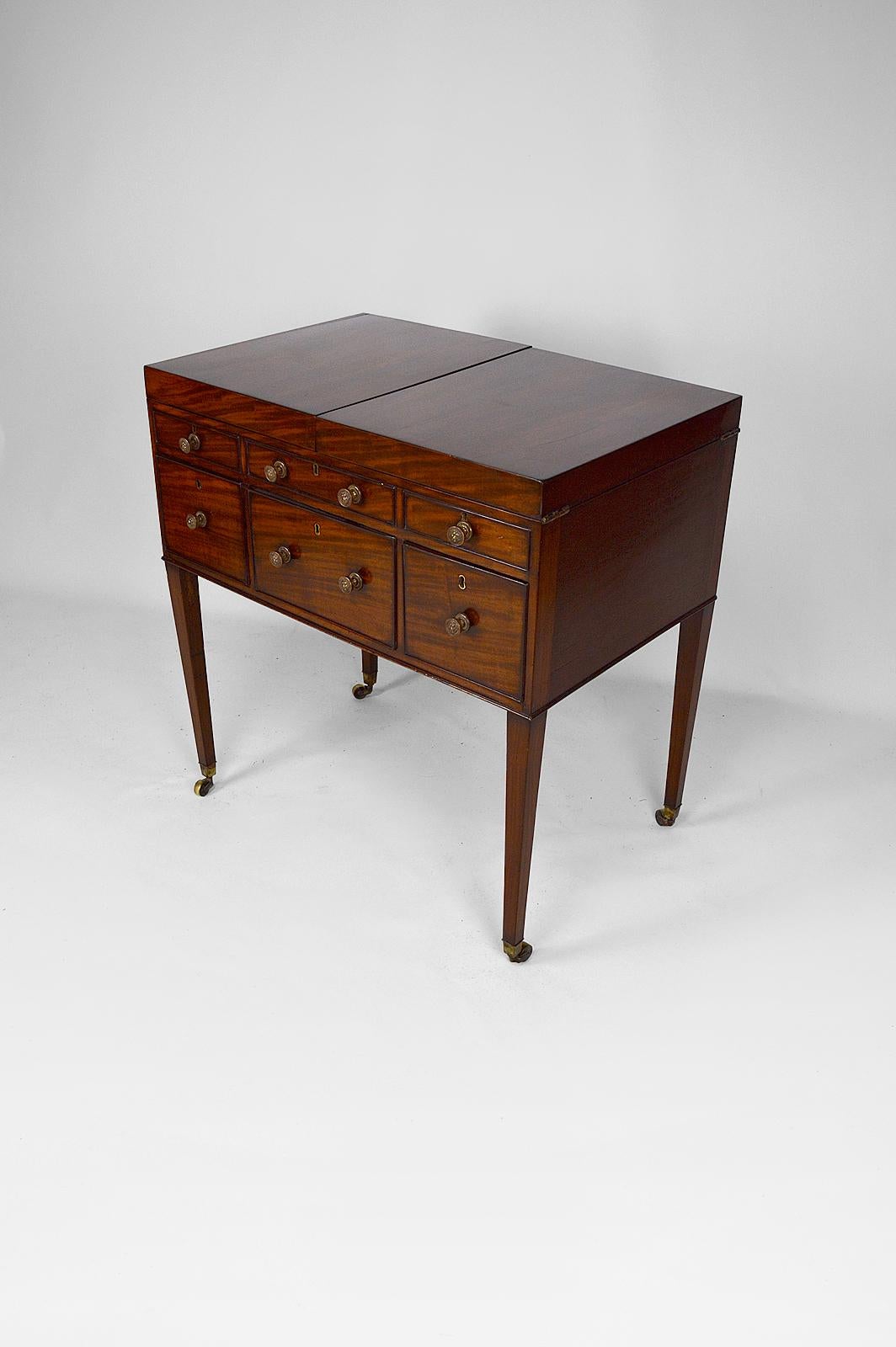 English Victorian Mahogany Vanity / Coiffeuse Dressing Table, 19th Century 3