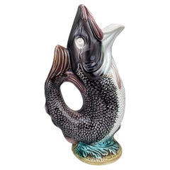 Brocca a forma di pesce in maiolica vittoriana inglese, circa 1880