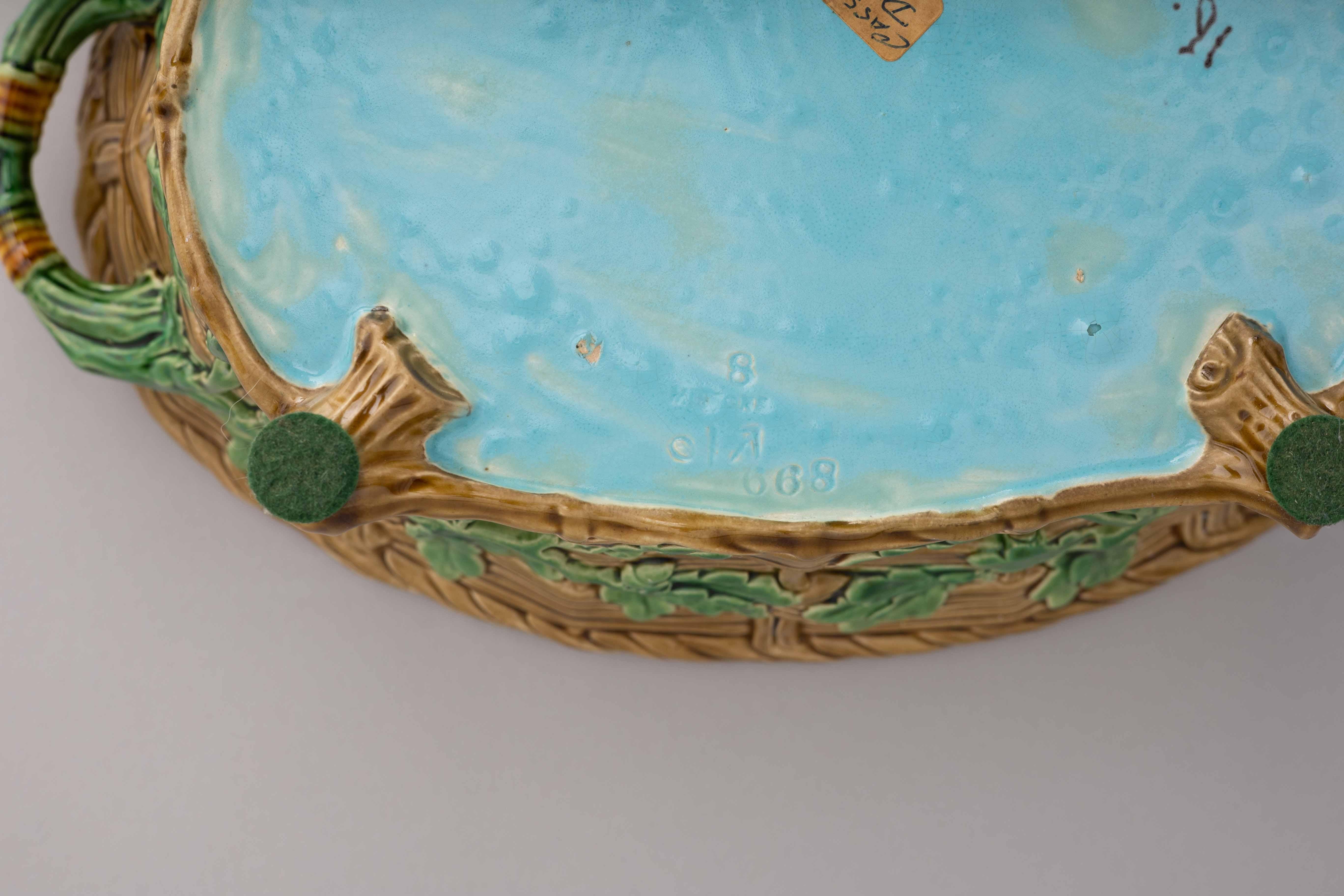 English Victorian Majolica Game Pie Dish Made by Minton & Co. For Sale 3
