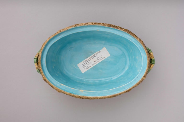English Victorian Majolica Game Pie Dish Made by Minton & Co. For Sale 3