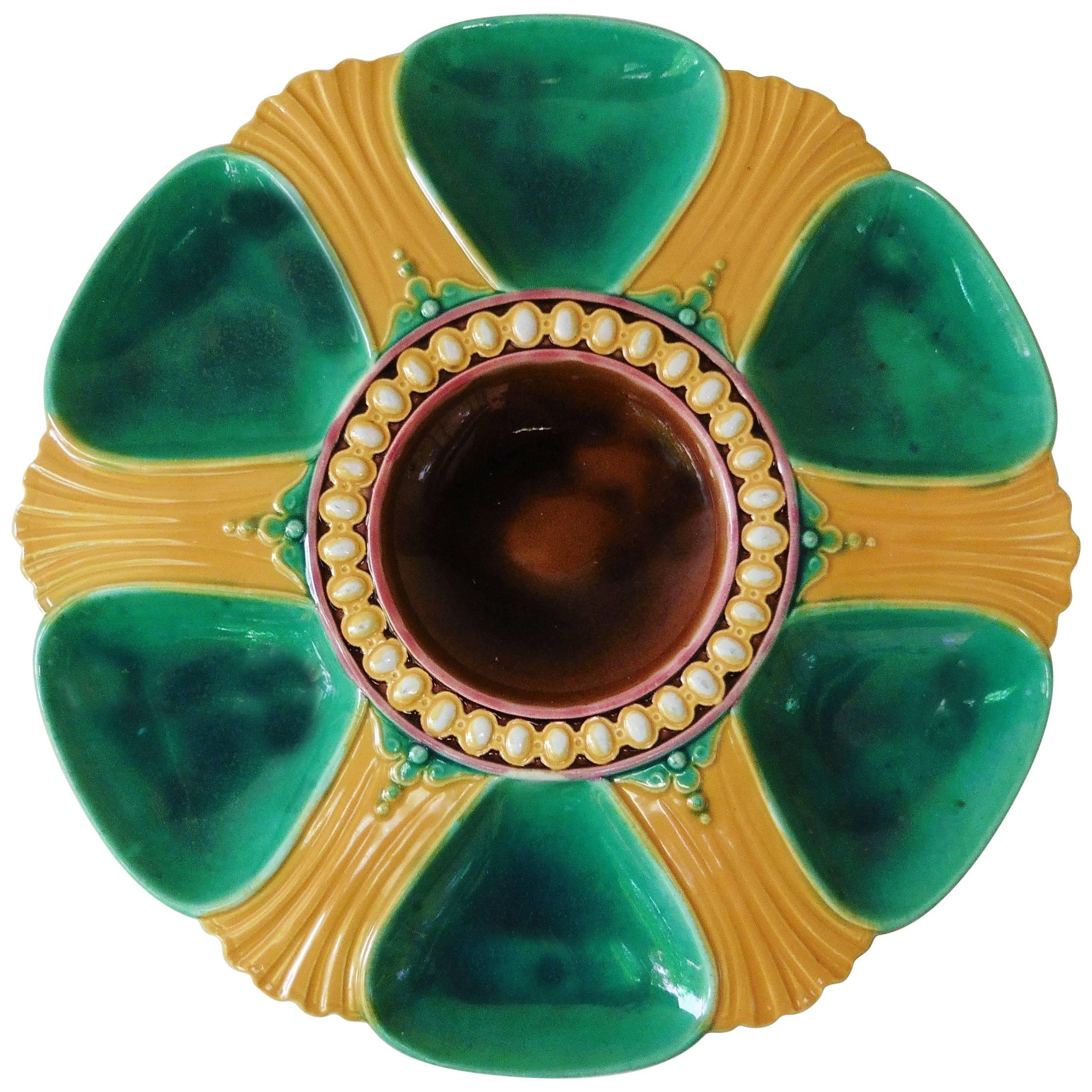 English Victorian Majolica Oyster Plate, circa 1870 4