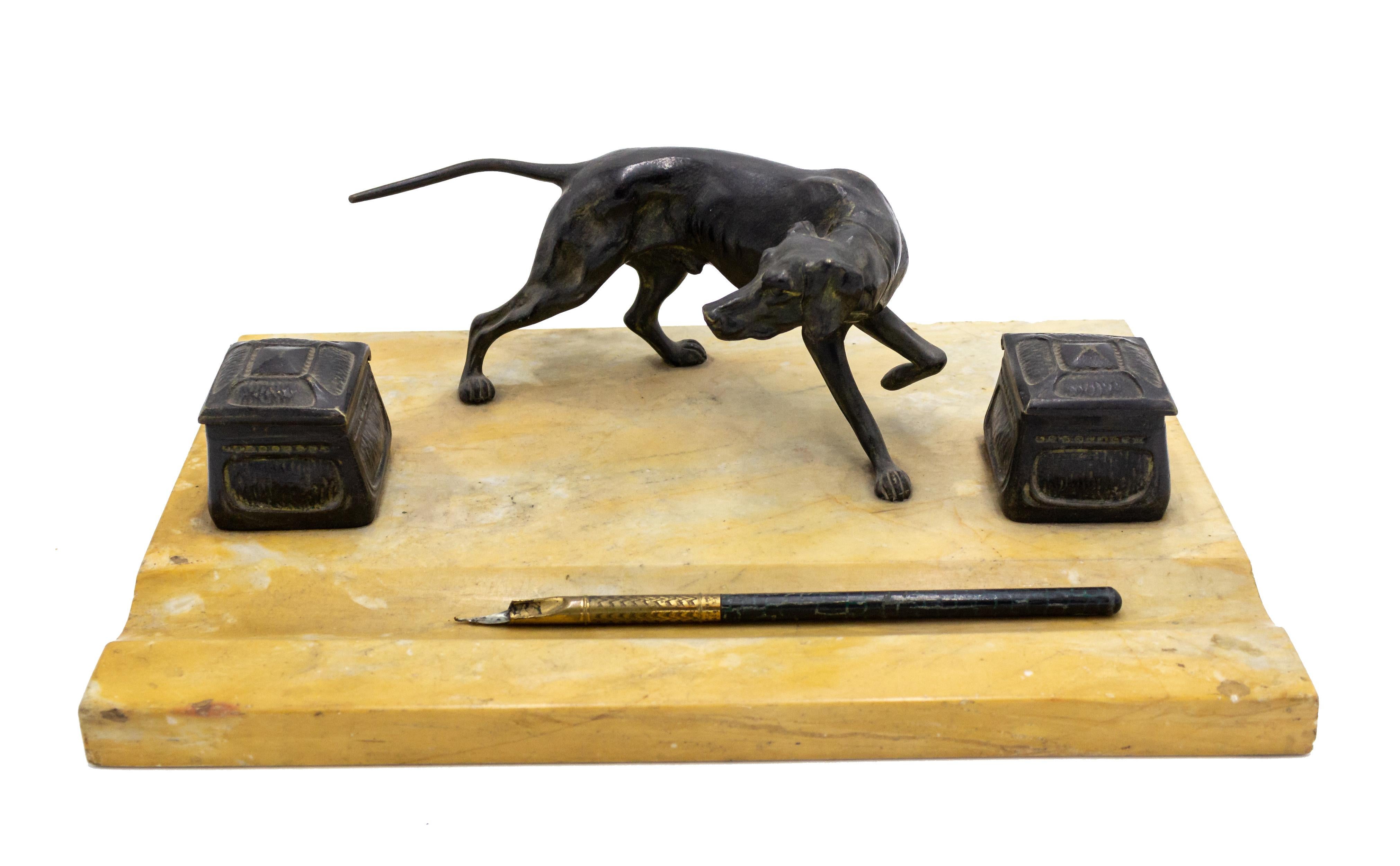 English Victorian Marble Double Inkwell with Dog For Sale 3