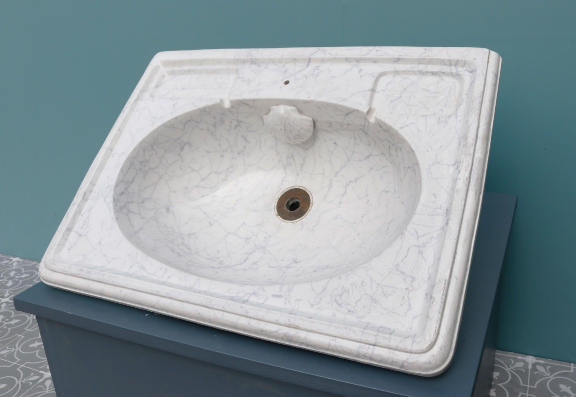 English Victorian Marble Effect Basin In Fair Condition For Sale In Wormelow, Herefordshire