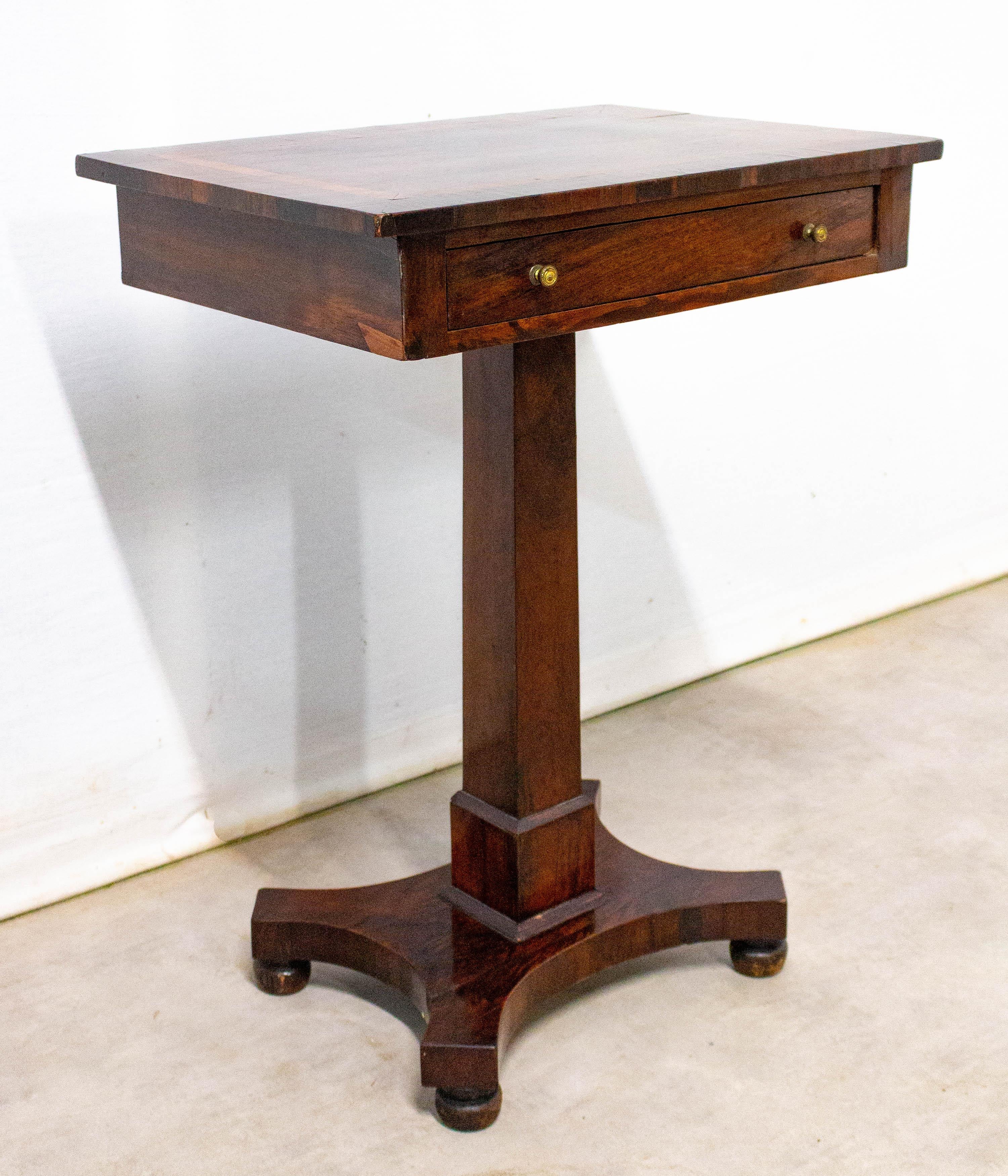 Sellette marquetry English side table, victorian.
Mid-19th century
Rosewood
Good antique condition 
Please see also: LU4476222827982 English Victorian Sellette Side Table, Mid-19th Century

Shipping:
40/55/72 cm 7.8 kg.
 