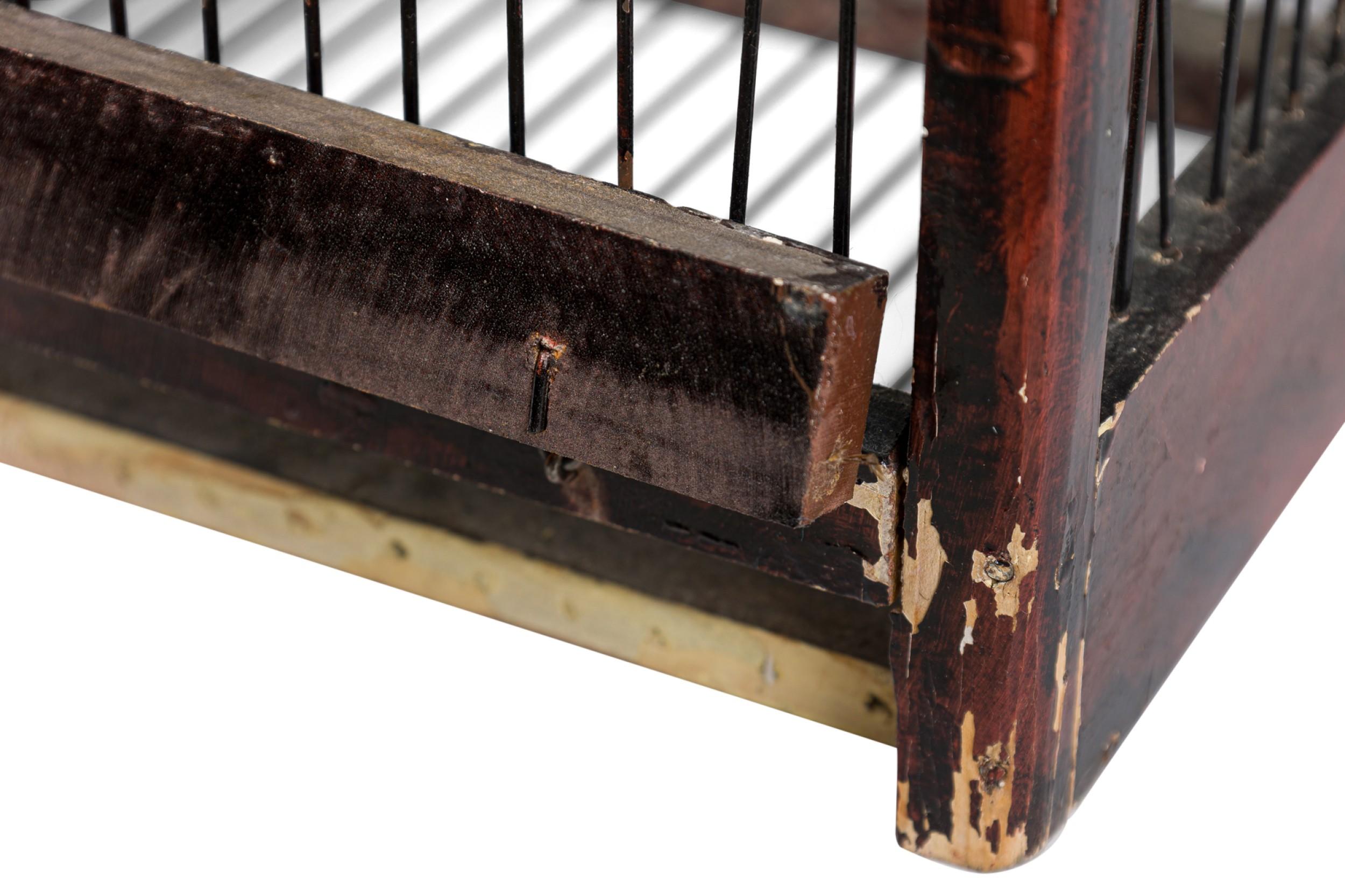 Jaula Victoriana Inglesa de Madera y Metal en venta 3