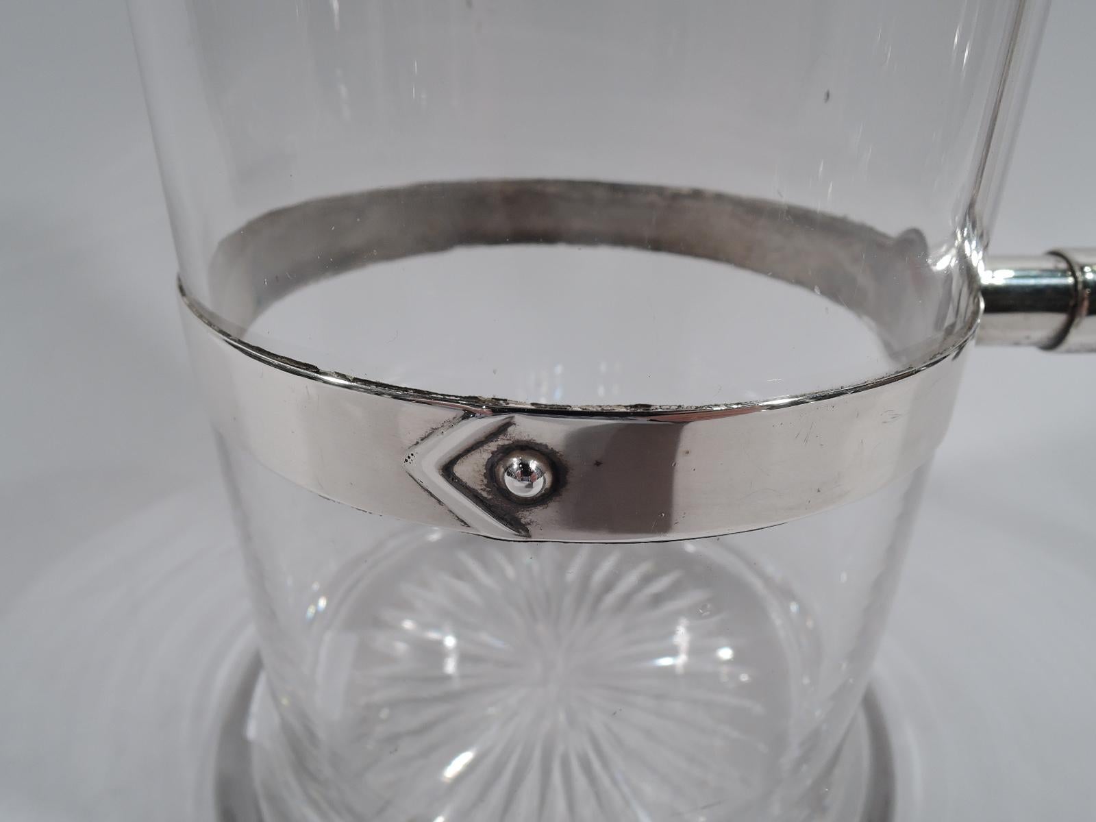 Decantador inglés victoriano moderno de plata de ley estilo Christopher Dresser Fines del siglo XIX en venta