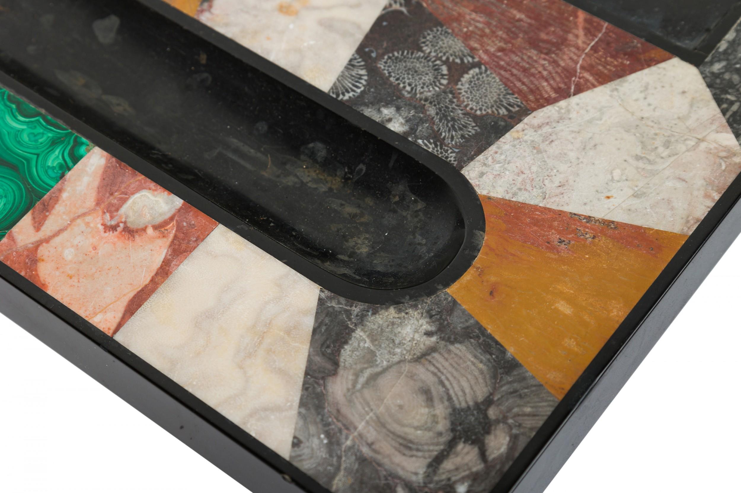 Calamaio vittoriano inglese in pietra dura multitonale in vendita 1