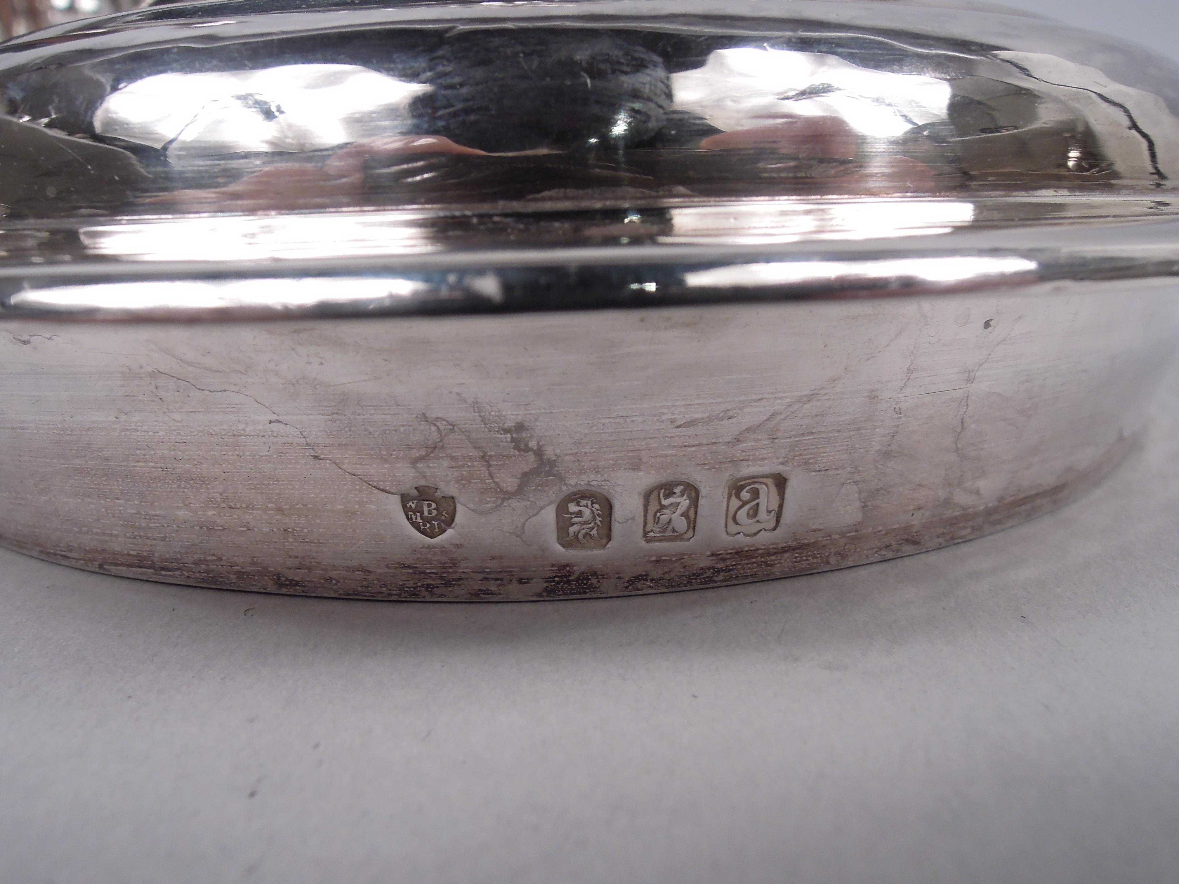 Coppa trofeo inglese vittoriana neoclassica Britannia in argento 1896 in vendita 3