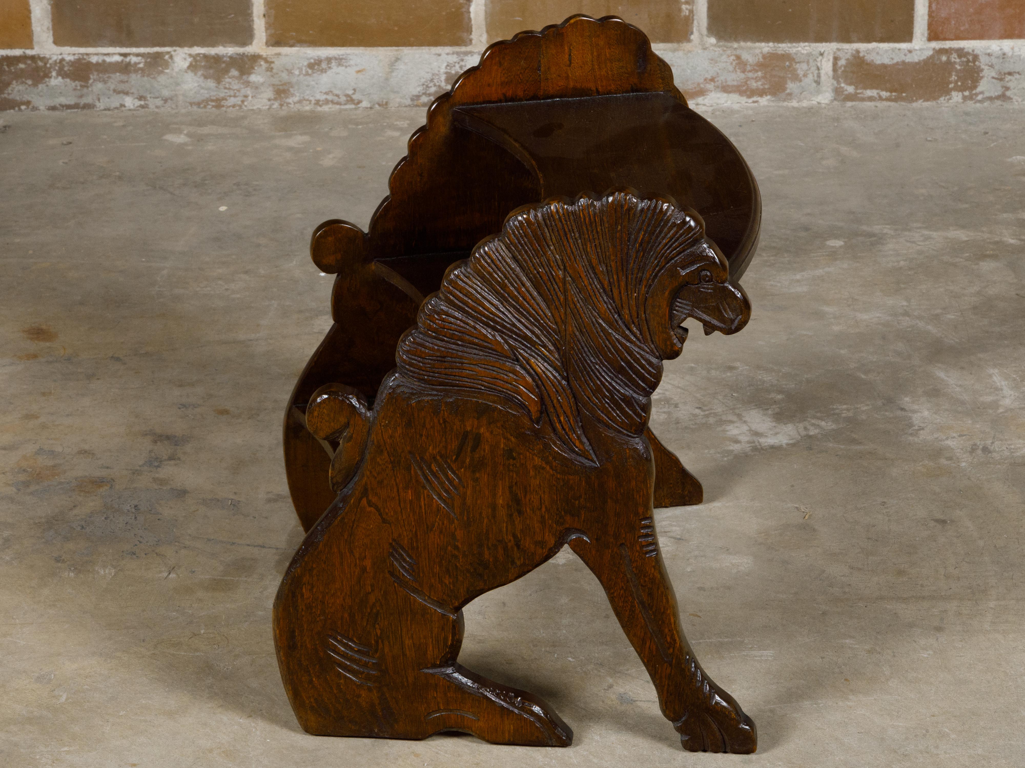 Englische viktorianische Eichenholzstühle aus dem 19. Jahrhundert mit geschnitzten sich schreienden Löwen im Angebot 6