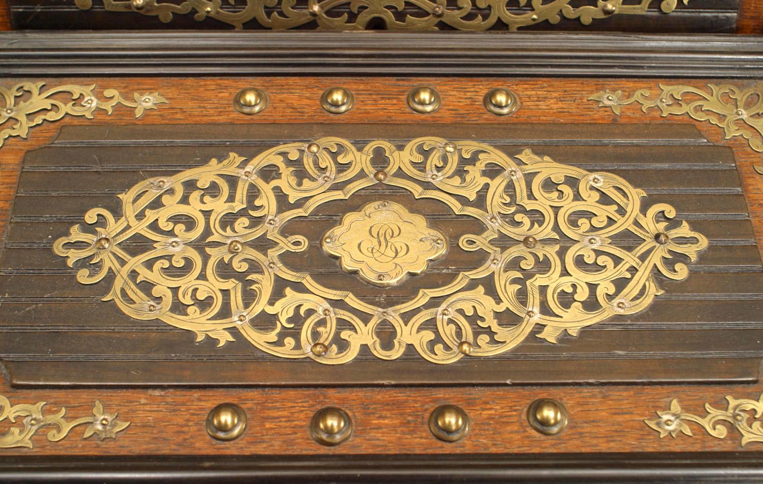 19th Century English Victorian Oak Lap Desk Box For Sale