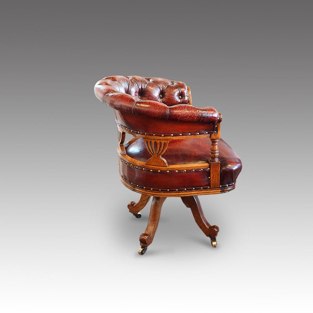 English Victorian Oak Leather Deep Buttoned Swivel Desk Office Chair, circa 1880 5