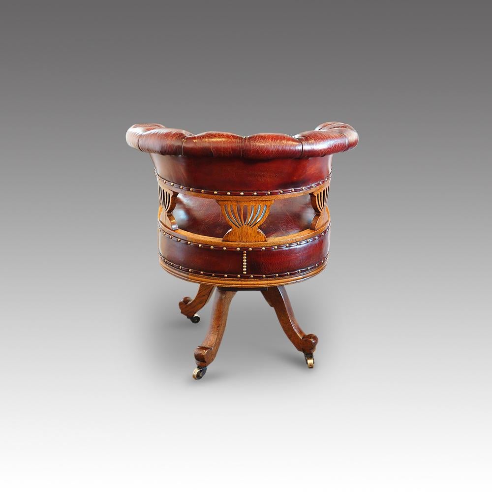 English Victorian Oak Leather Deep Buttoned Swivel Desk Office Chair, circa 1880 3