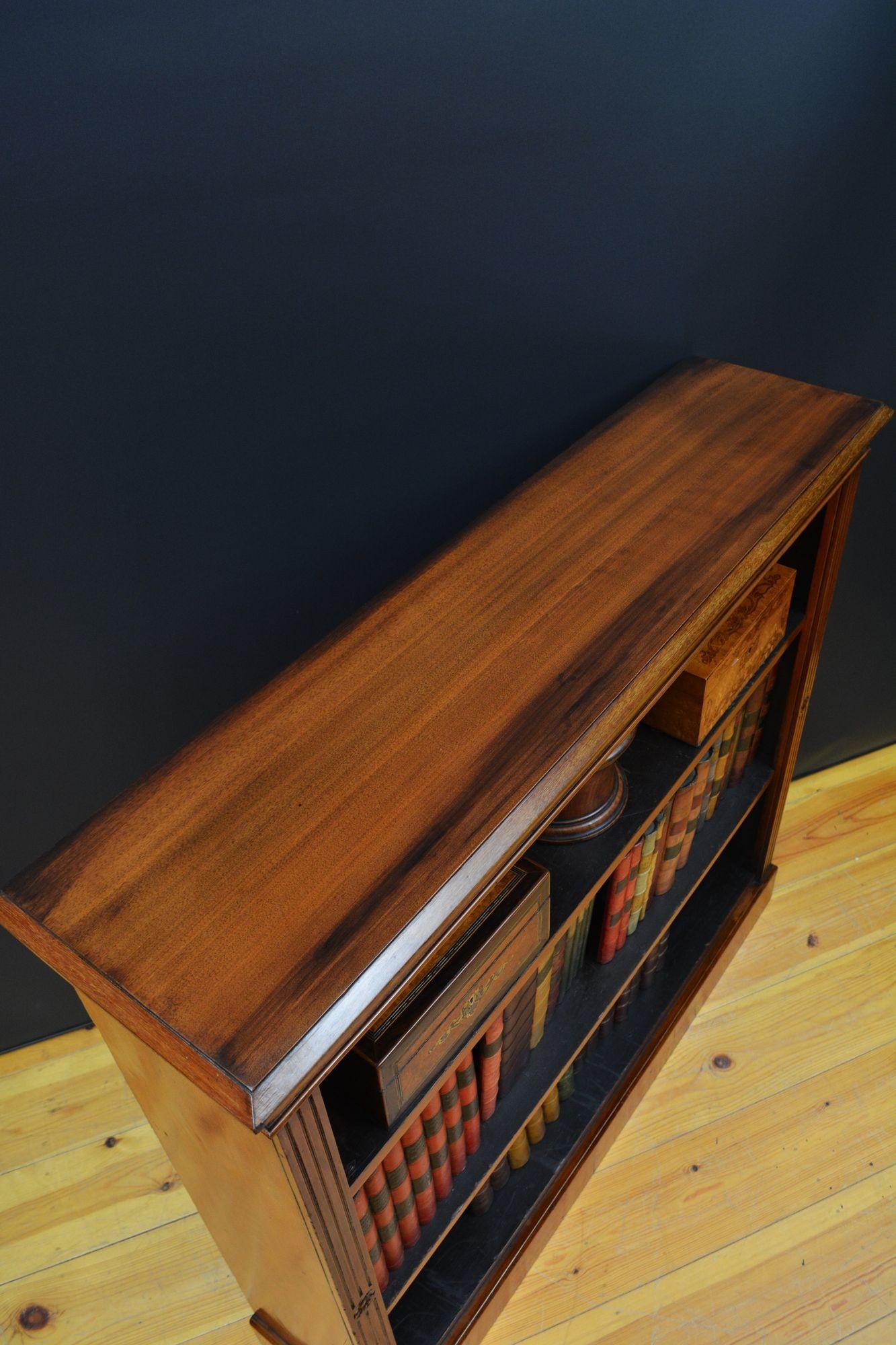 19th Century English Victorian Open Bookcase in Walnut For Sale