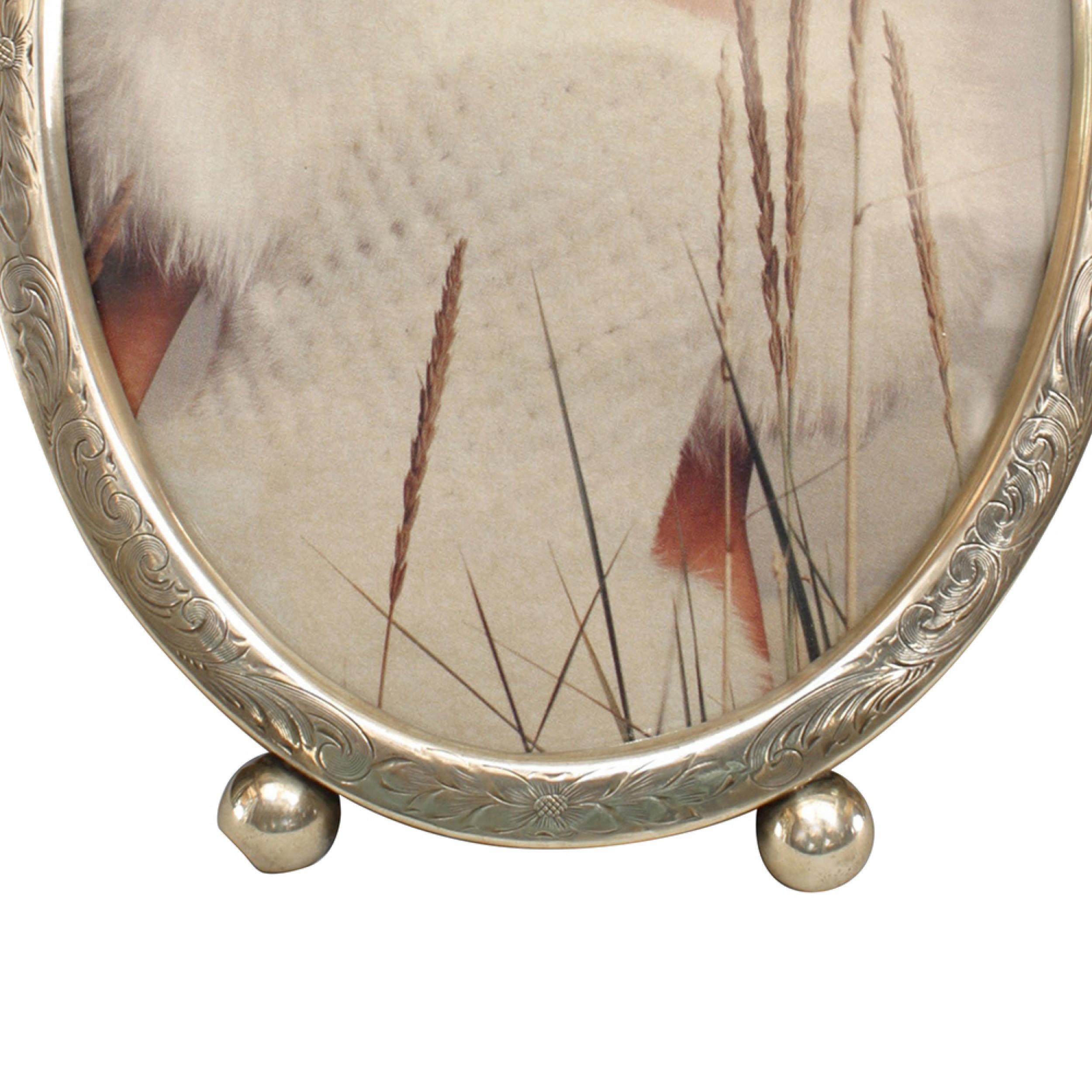 British English Victorian Oval Silver Picture Frame For Sale