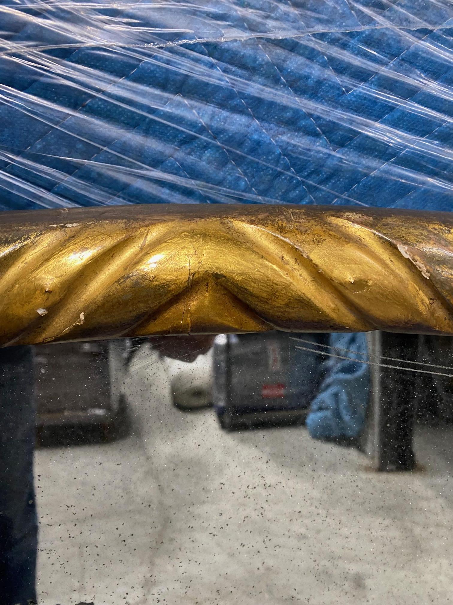 Bois Miroir de cheminée en bois doré à torsion de corde de style victorien anglais en vente