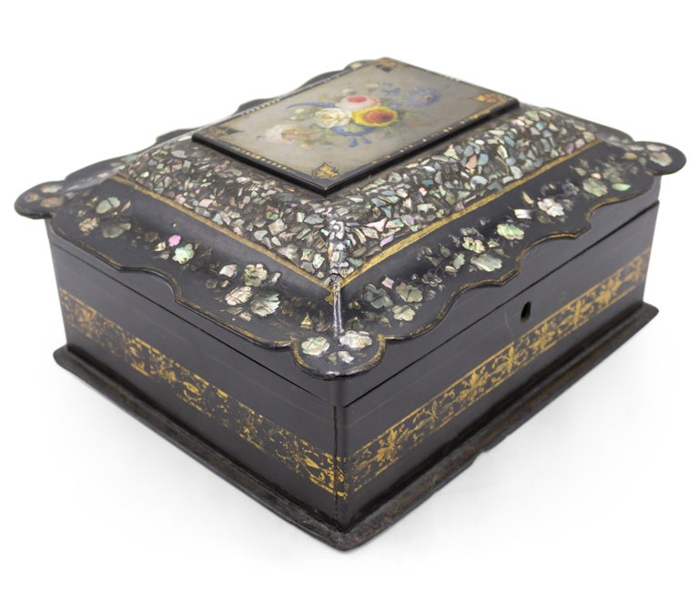 English Victorian Papier Mache Box For Sale at 1stDibs