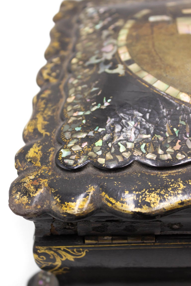 English Victorian Papier Mache Box For Sale at 1stDibs