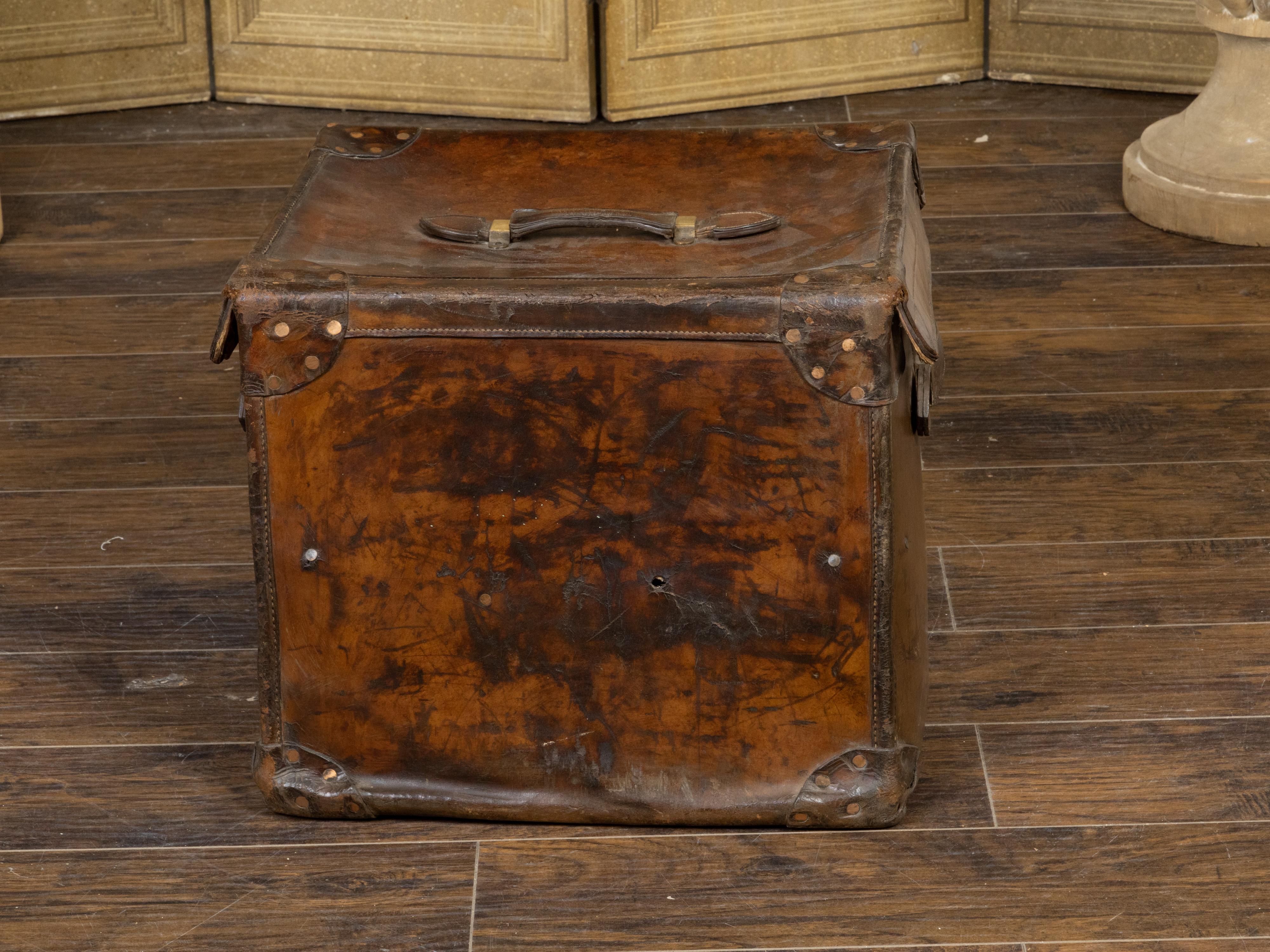 Englisches Leder-Hutgehäuse aus der viktorianischen Periode der 1880er Jahre mit abnehmbarem Deckel aus Leder (19. Jahrhundert) im Angebot