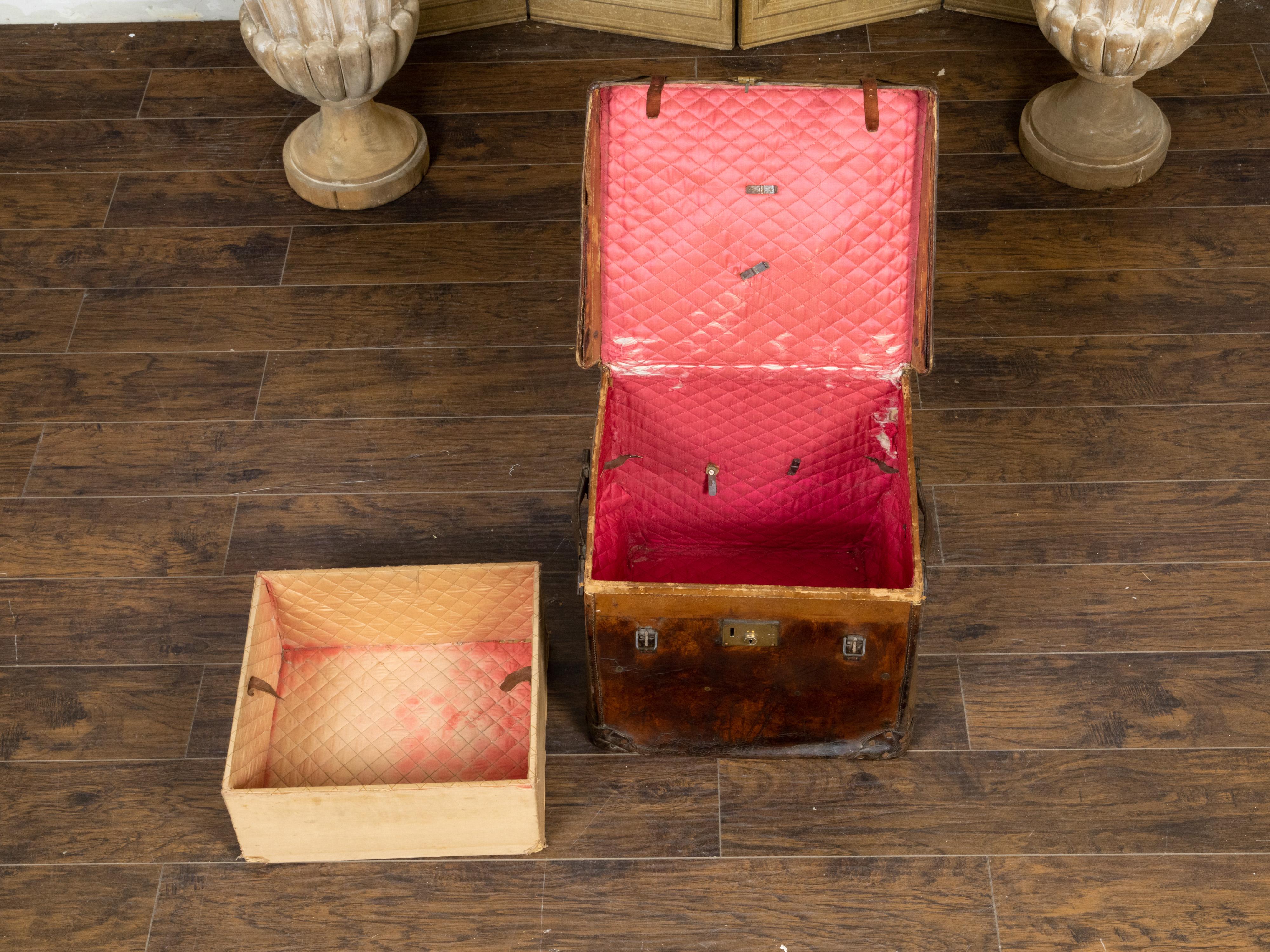 Englisches Leder-Hutgehäuse aus der viktorianischen Periode der 1880er Jahre mit abnehmbarem Deckel aus Leder im Angebot 3