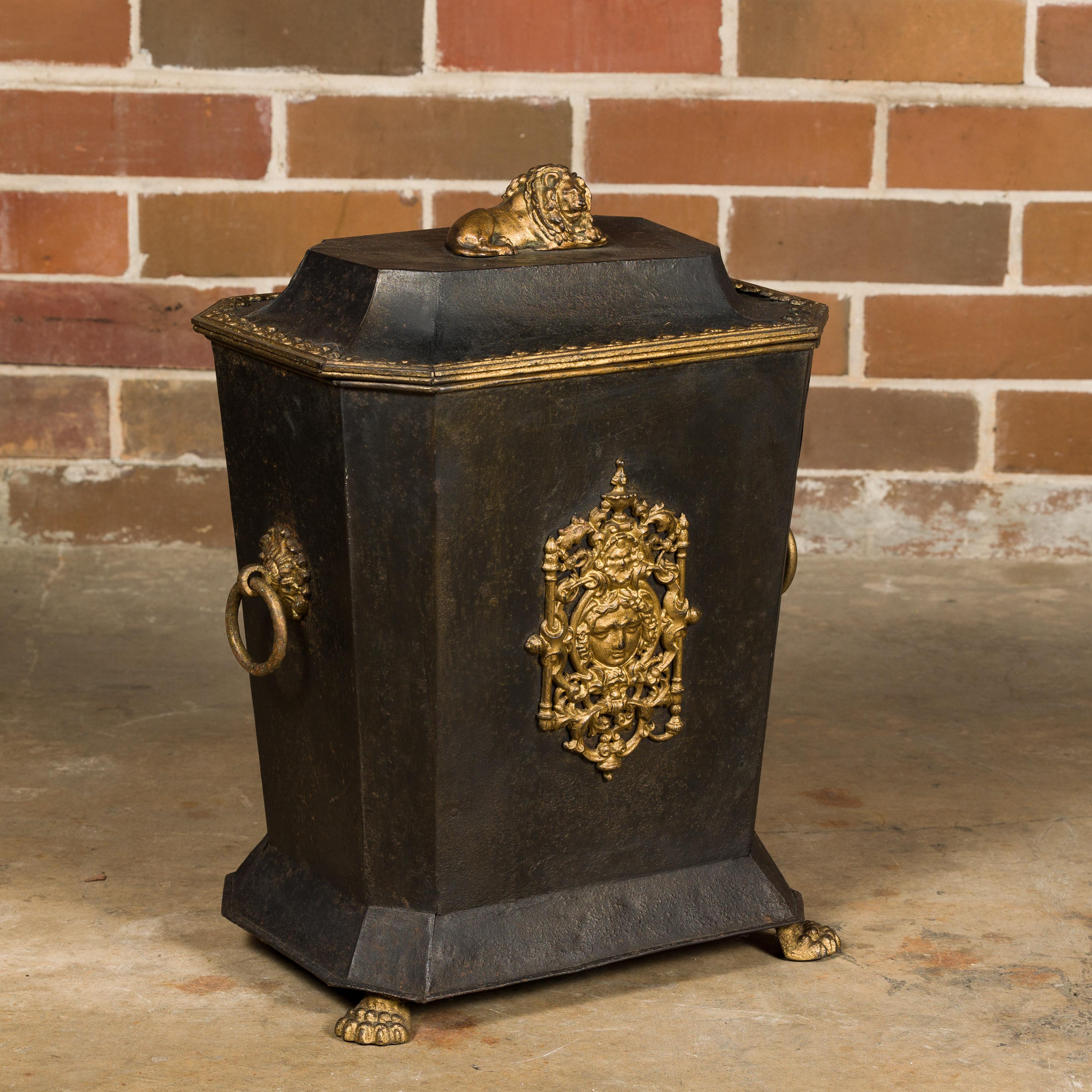 Gilt English Victorian Period 19th Century Black and Gold Tôle Coal Scuttle For Sale