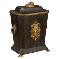 Antique English Victorian Period 19th Century Black and Gold Tôle Coal Scuttle