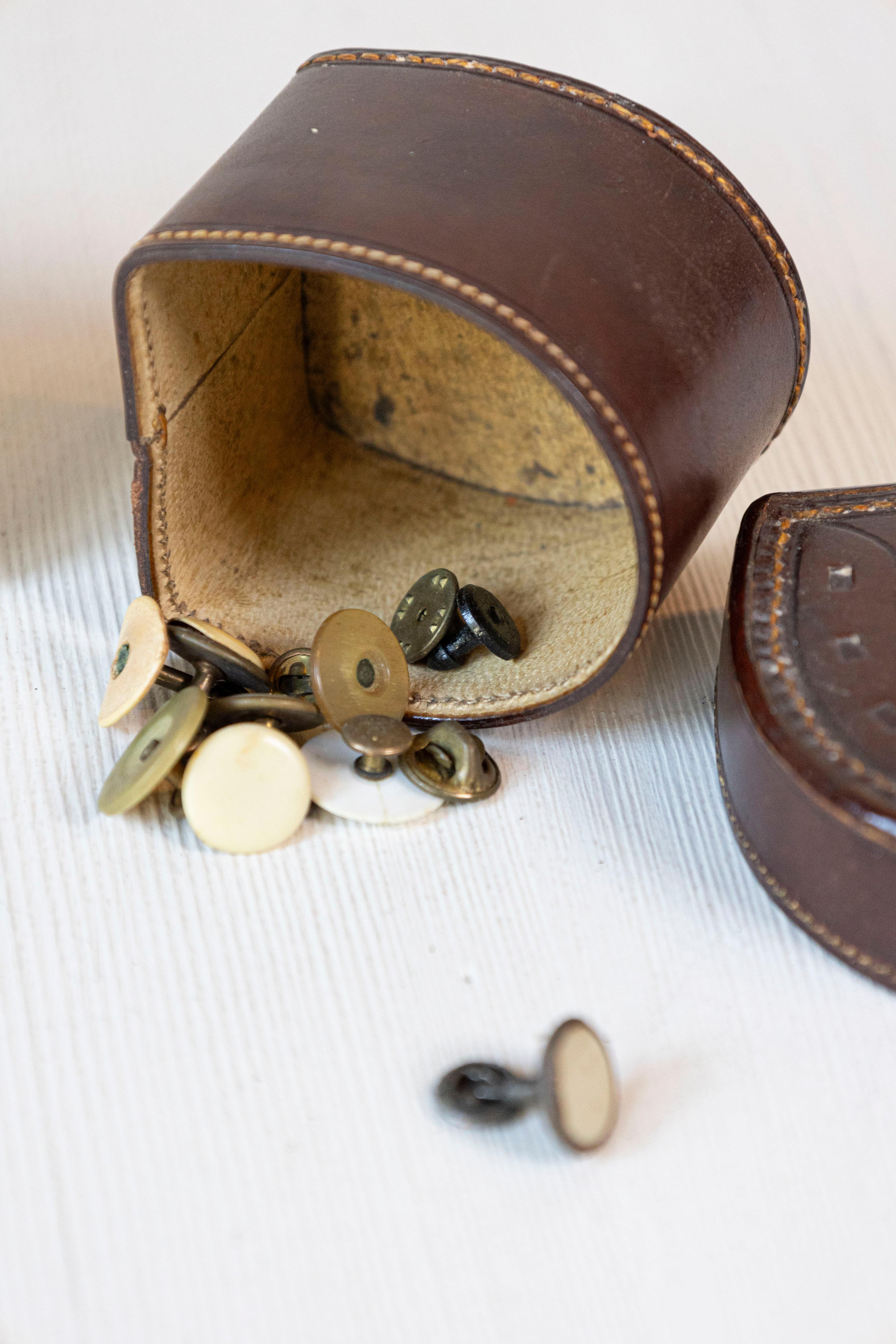 English Victorian Period 19th Century Brown Leather Case with Button Box In Good Condition For Sale In Atlanta, GA