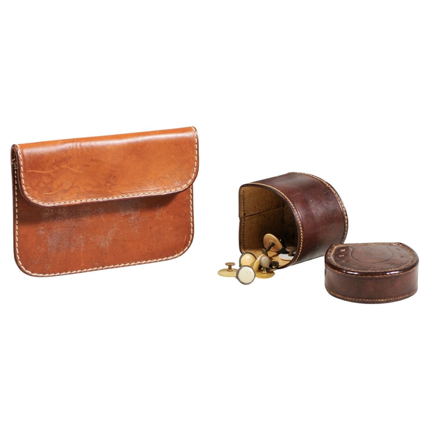 Boîte en cuir marron avec boîte à boutons d'époque victorienne anglaise du 19ème siècle en vente