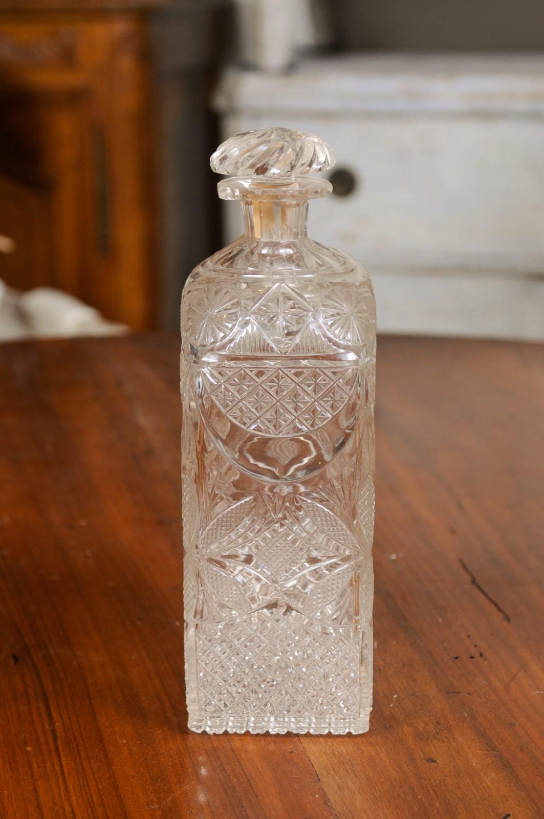 English Victorian Period 19th Century Etched Glass Vanity Bottle with Foliage For Sale 1