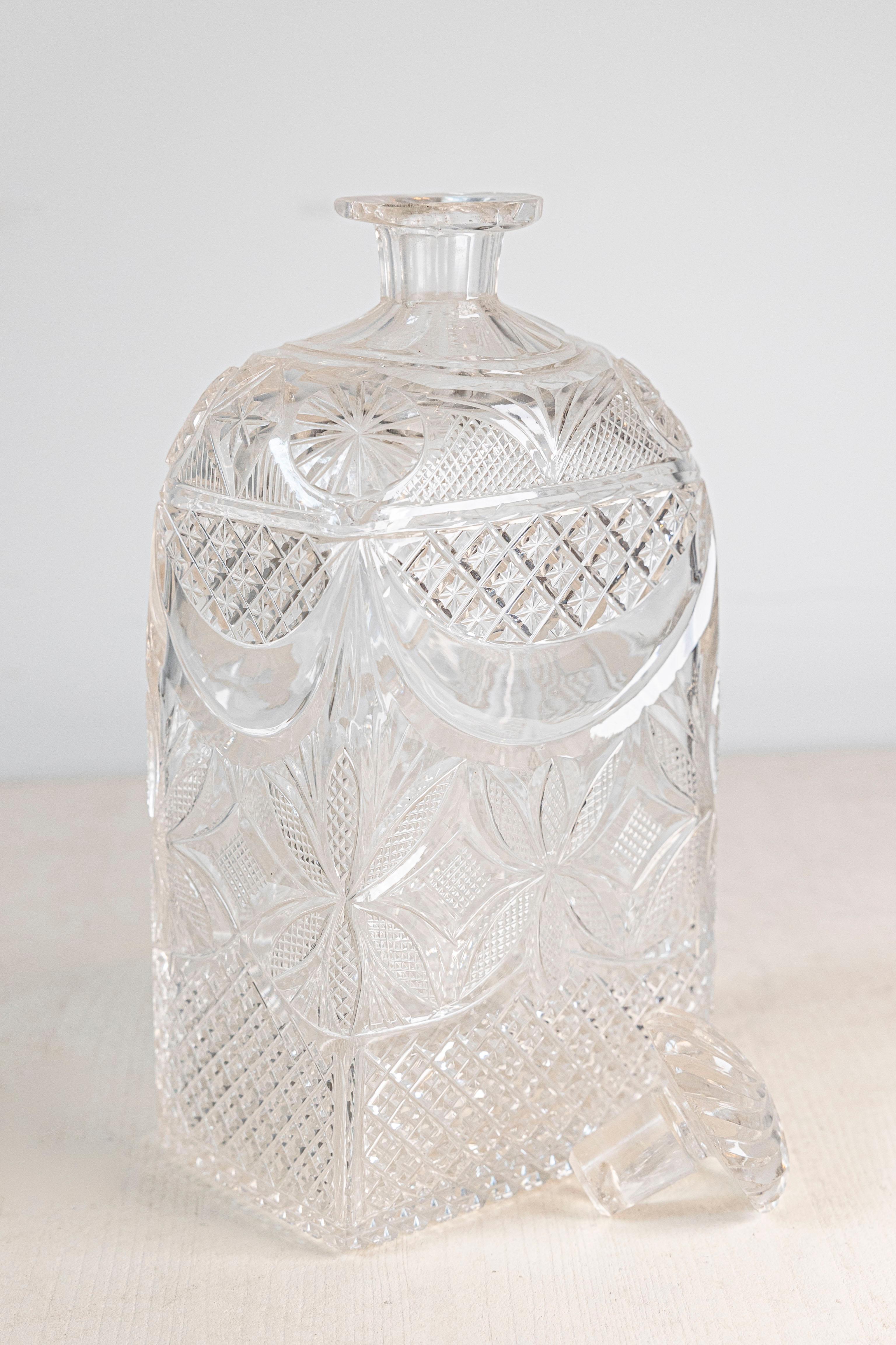 English Victorian Period 19th Century Etched Glass Vanity Bottle with Foliage 4