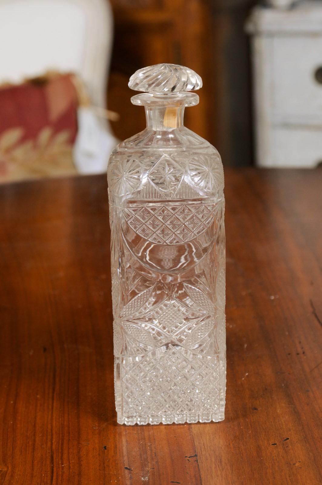 English Victorian Period 19th Century Etched Glass Vanity Bottle with Foliage For Sale 6