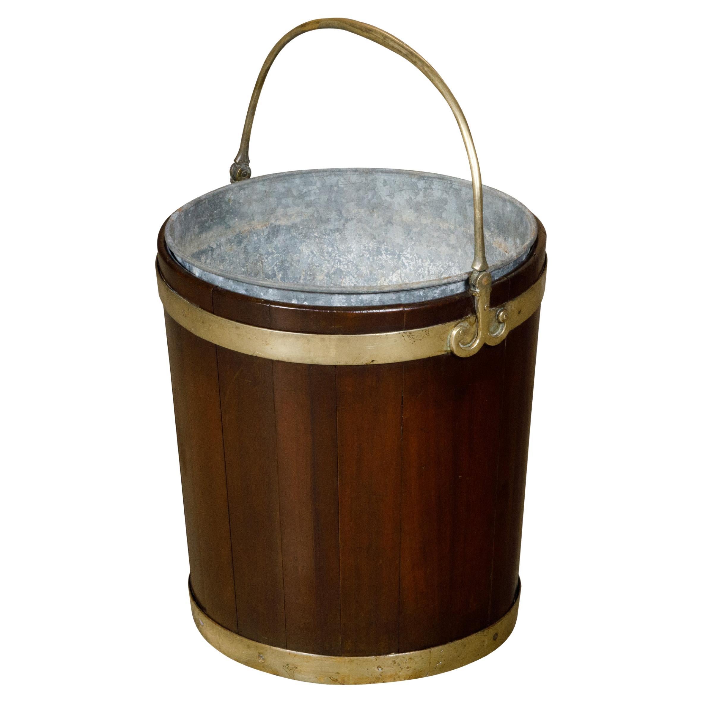 Secchio per la torba in Oak e ottone del XIX secolo, periodo vittoriano inglese, con fodera in tôle