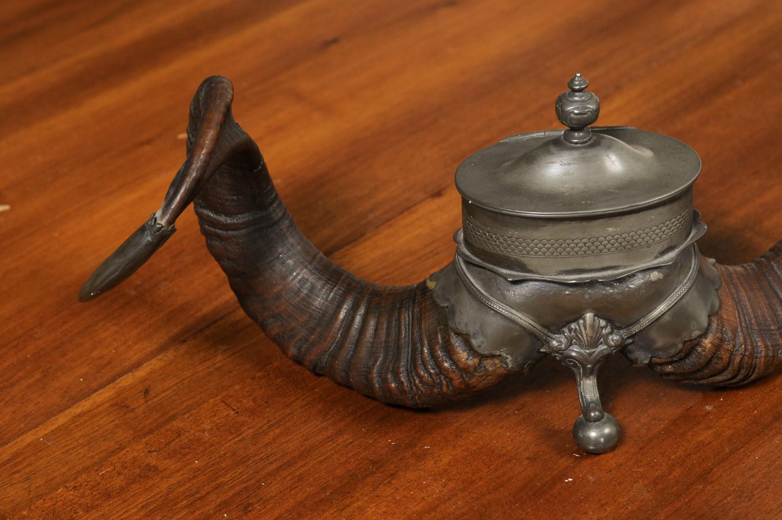 English Victorian Period 19th Century Ram's Horns Inkwell with Metal Canister In Good Condition In Atlanta, GA
