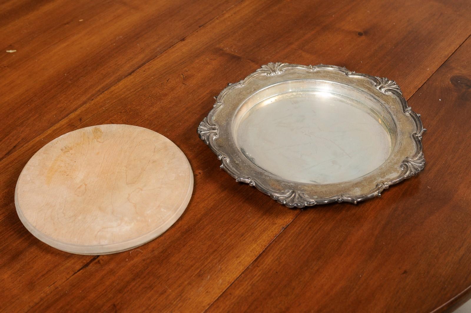 English Victorian Period 19th Century Silver Bread Board with Scalloped Edges For Sale 3