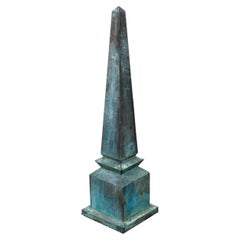Obelisco inglese di epoca vittoriana del XIX secolo in metallo dipinto di turchese