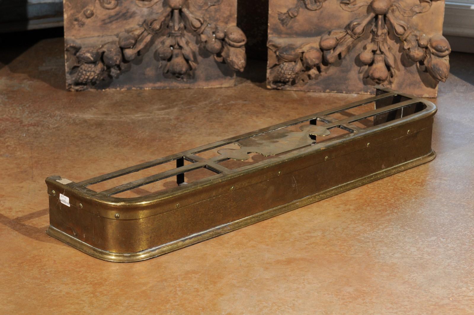 English Victorian Period Brass Fireplace Fender from the Late 19th Century 3