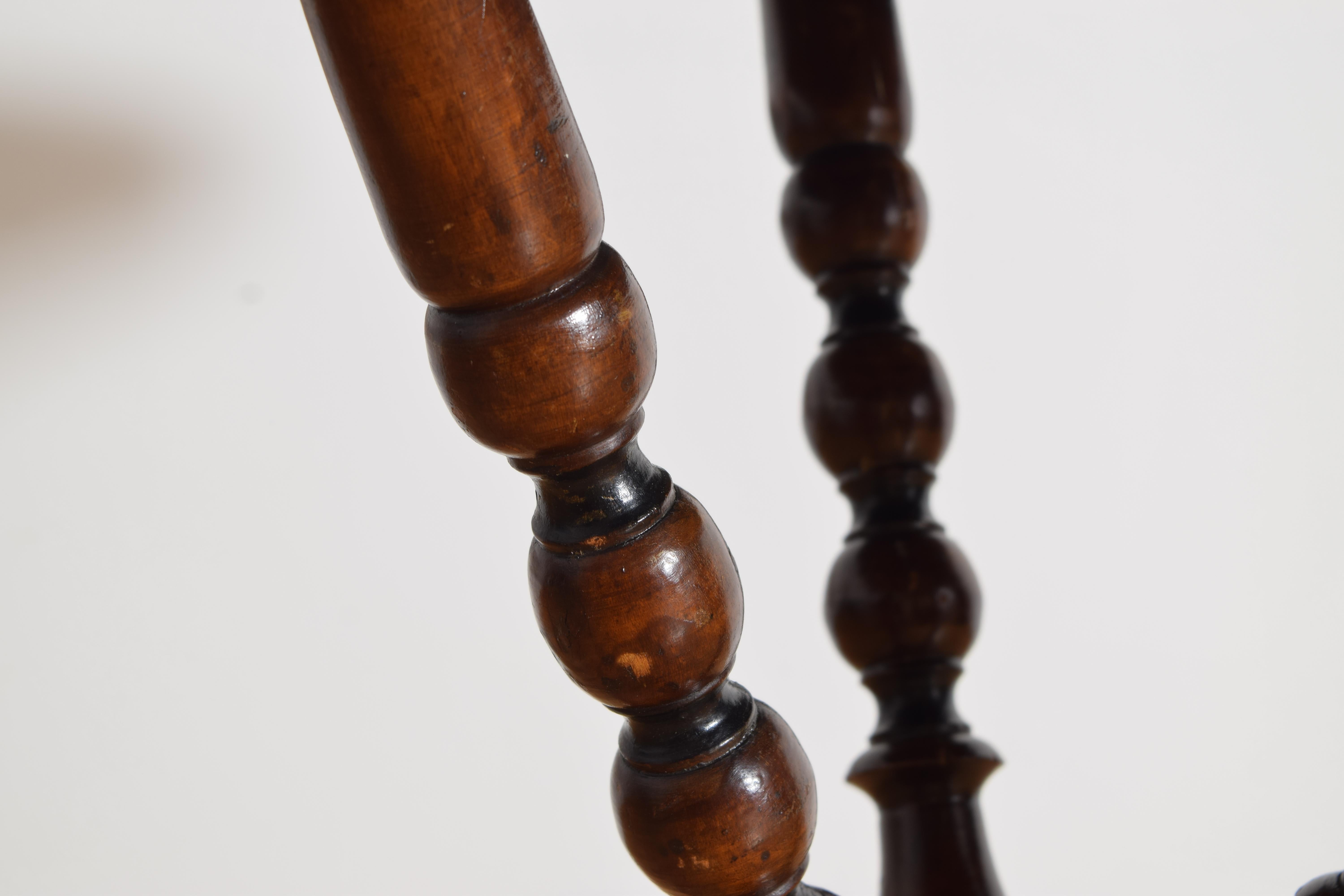 Table à plateau en cuir en acajou tourné de l'époque victorienne anglaise, vers 1875 Bon état - En vente à Atlanta, GA