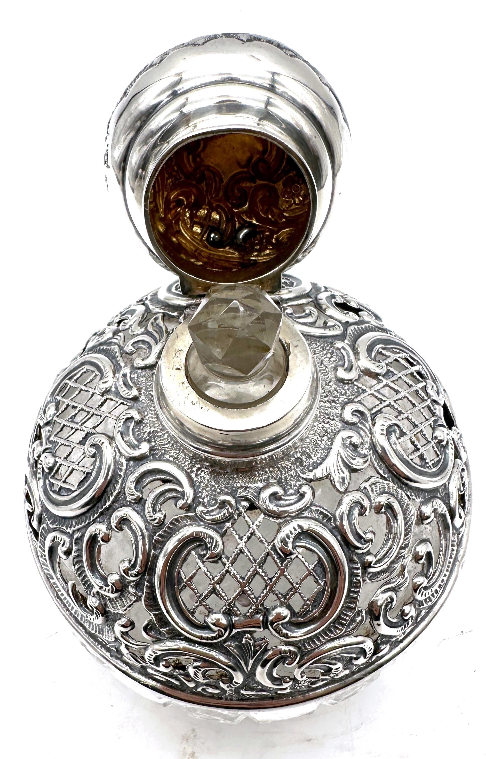 Late Victorian English Victorian Pierced Sterling & Cut Glass Perfume Bottle, Sheffield , 1901