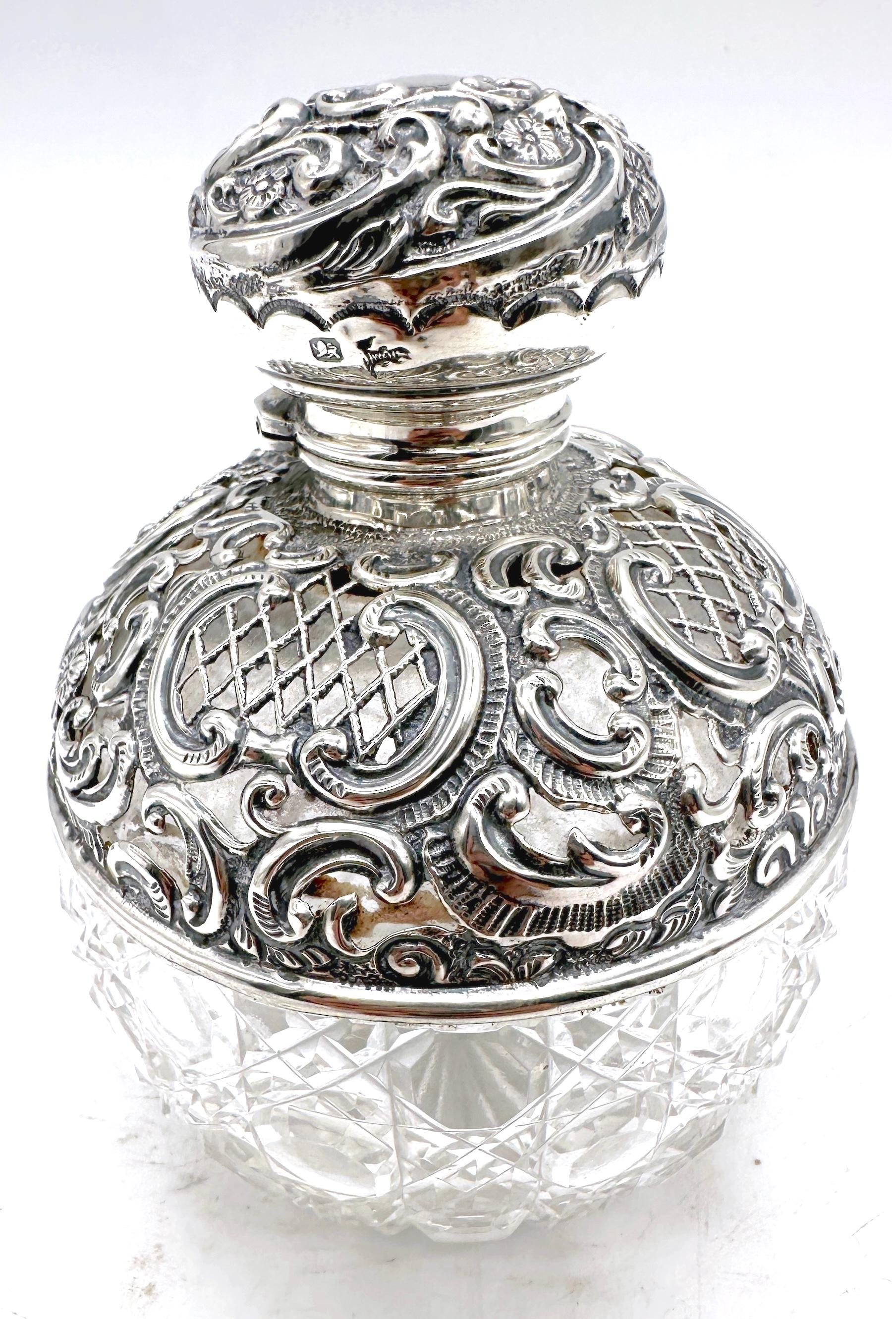Early 20th Century English Victorian Pierced Sterling & Cut Glass Perfume Bottle, Sheffield , 1901