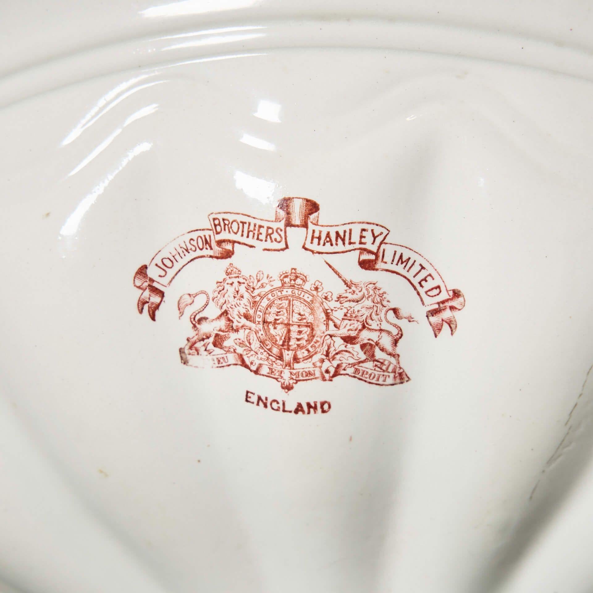 English Victorian Polychrome Patterned Wall Mounted Sink Basin For Sale 3